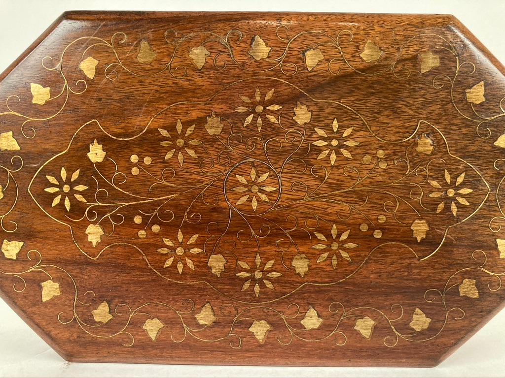 Anglo-Indian Rosewood Box with Brass Inlay In Good Condition In Stamford, CT