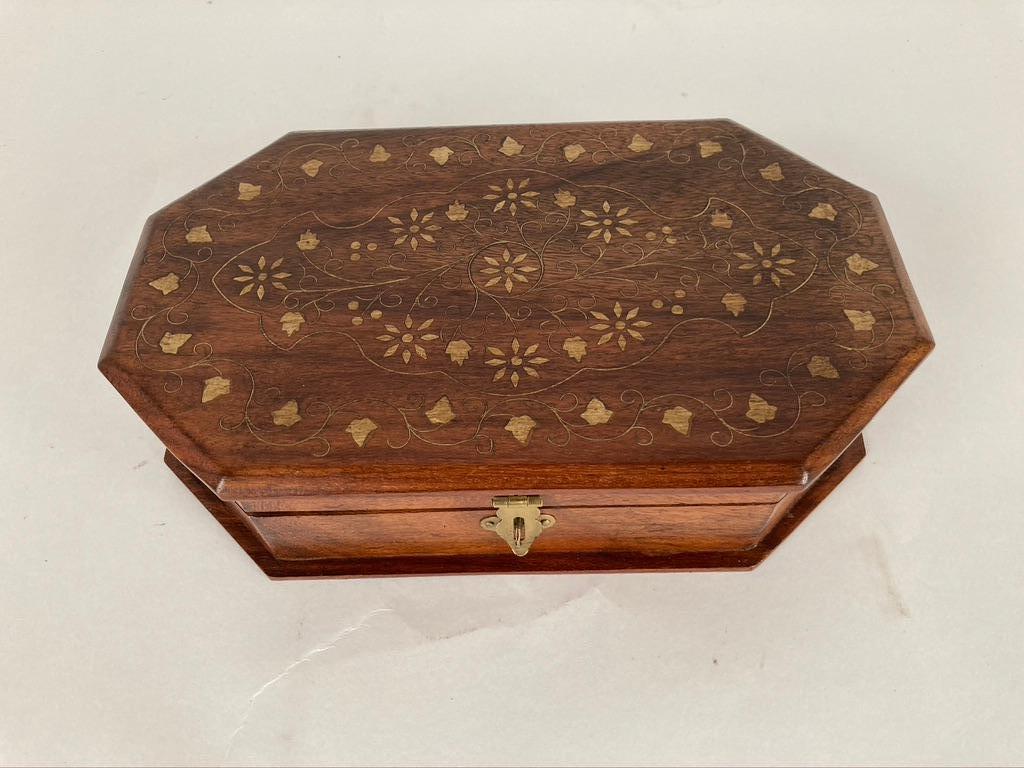 Anglo-Indian Rosewood Box with Brass Inlay 4