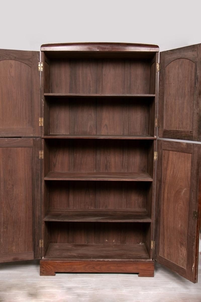 Anglo Indian Rosewood Cabinet from Kerala, c.1930 In Good Condition For Sale In London, GB