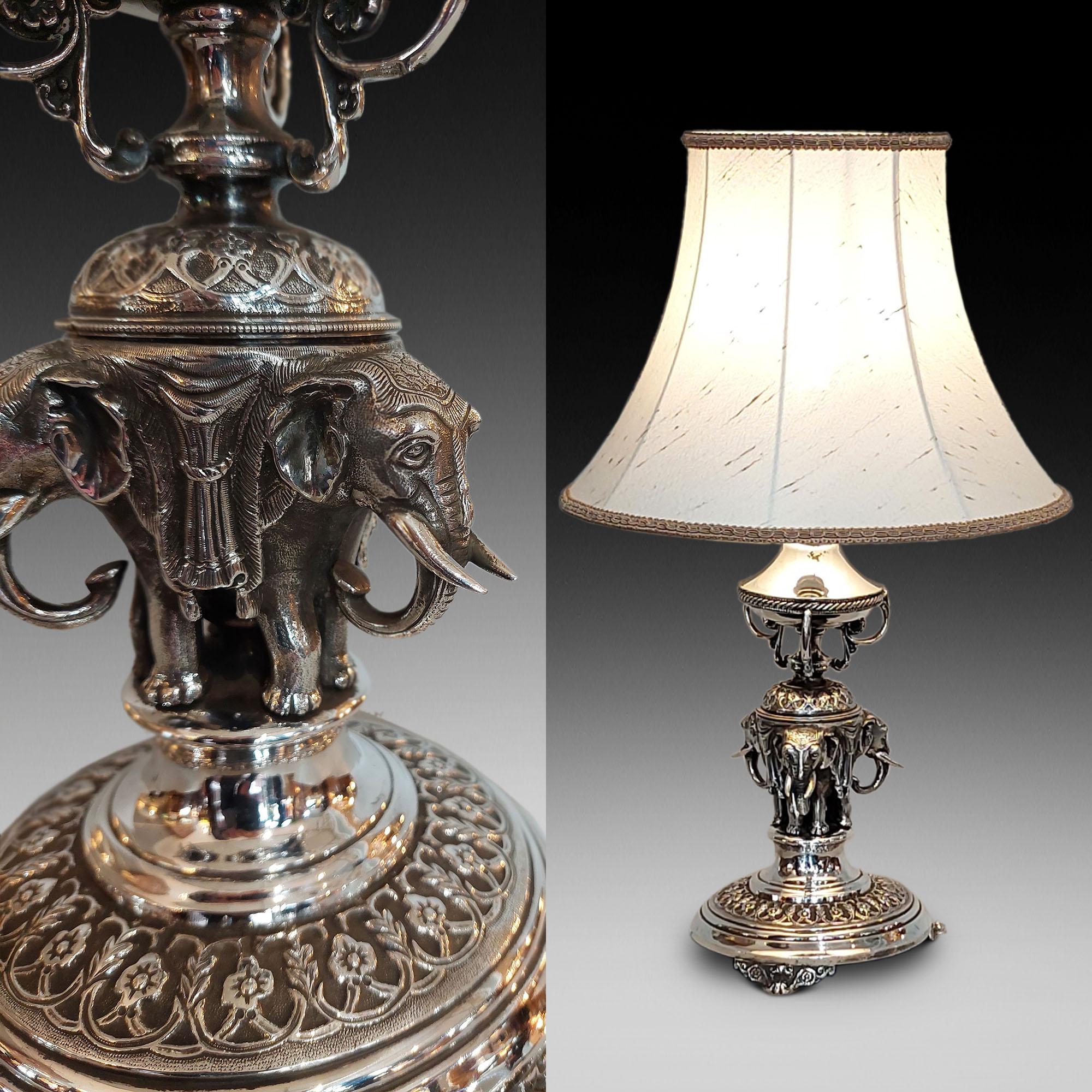 Angloindische versilberte Tischlampe (Grand Tour) im Angebot