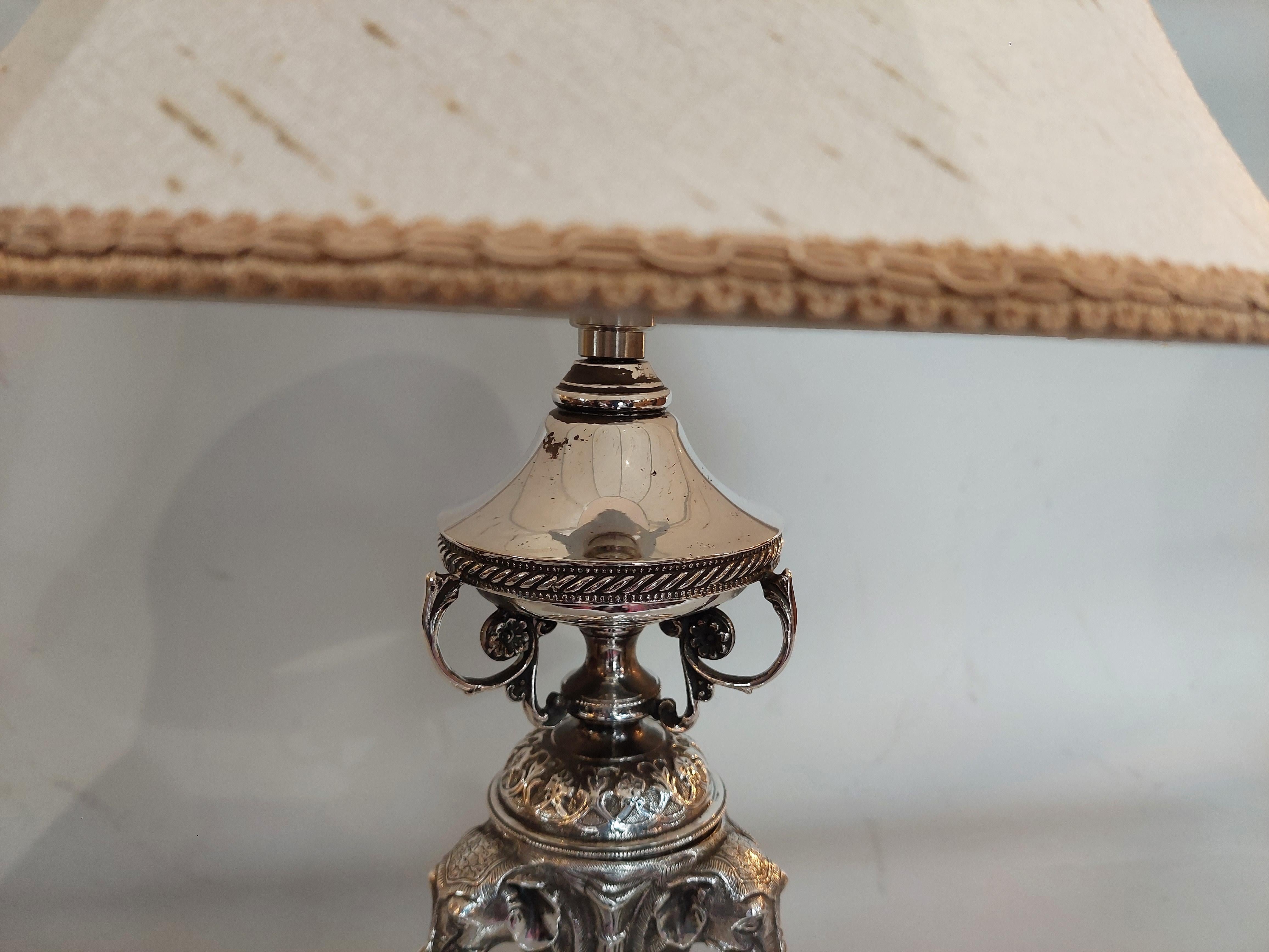 Angloindische versilberte Tischlampe im Angebot 1