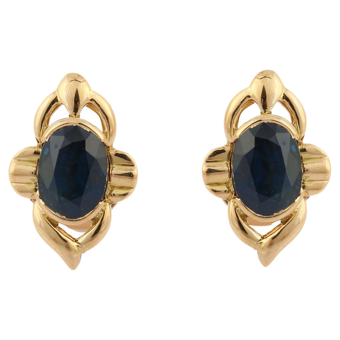 Anglo Indian Style 18K Yellow Gold Blue Sapphire Stud Earrings  For Sale