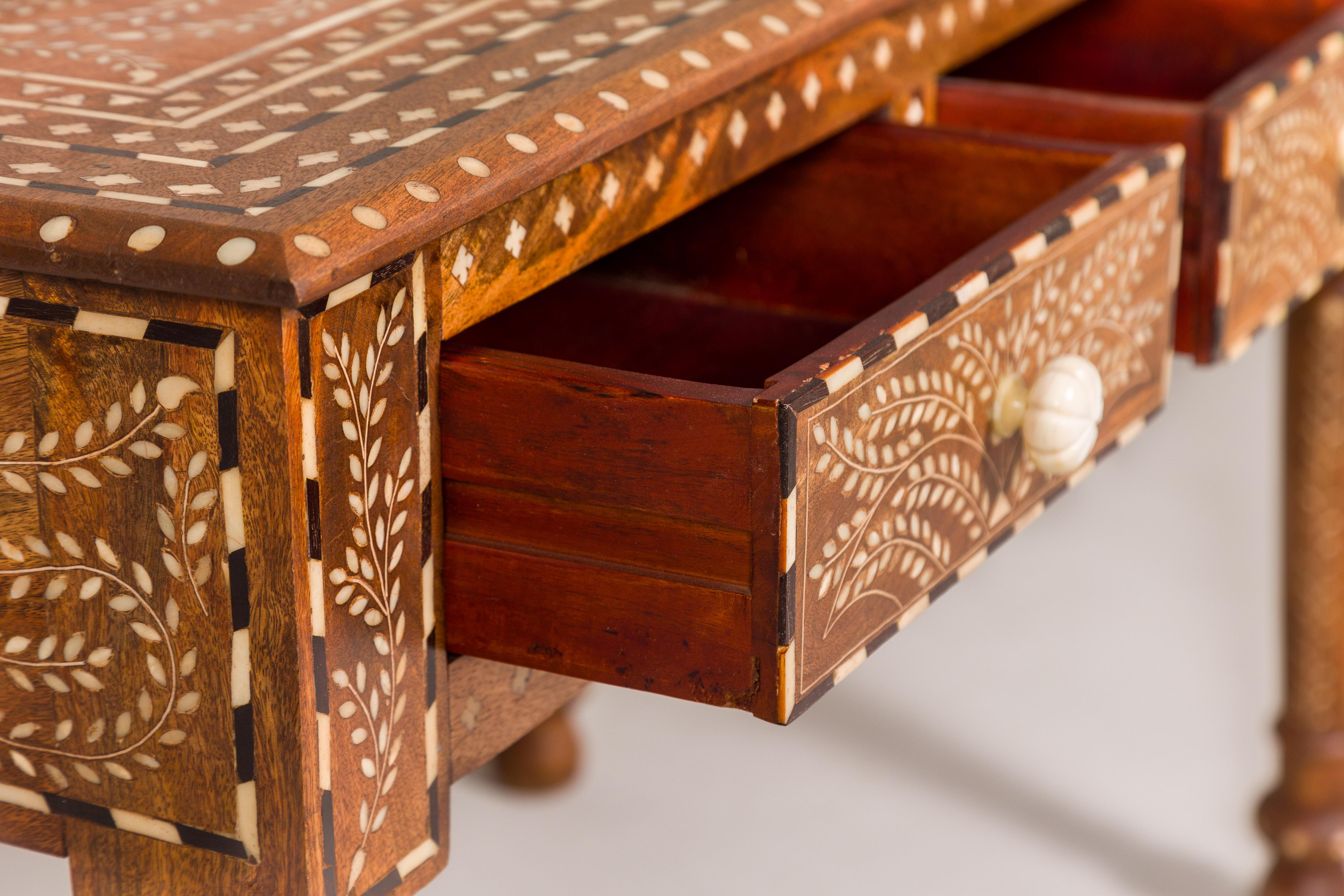 Anglo Indian Style Mango Wood Console or Desk with Three Drawers and Bone Inlay For Sale 7