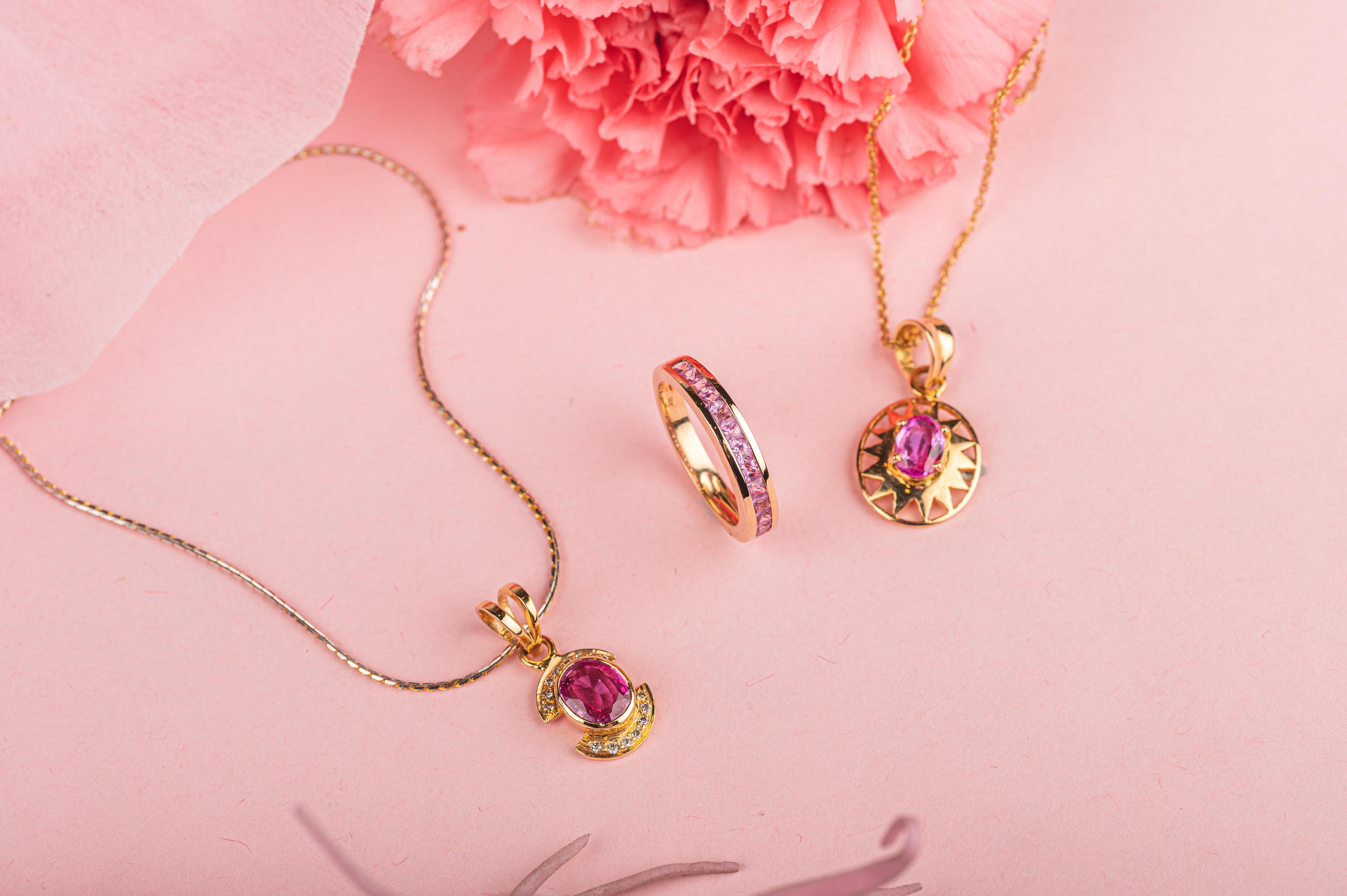 Pink Sapphire pendant in 18K Gold. It has a oval cut sapphire that completes your look with a decent touch. Pendants are used to wear or gifted to represent love and promises. It's an attractive jewelry piece that goes with every basic outfit and