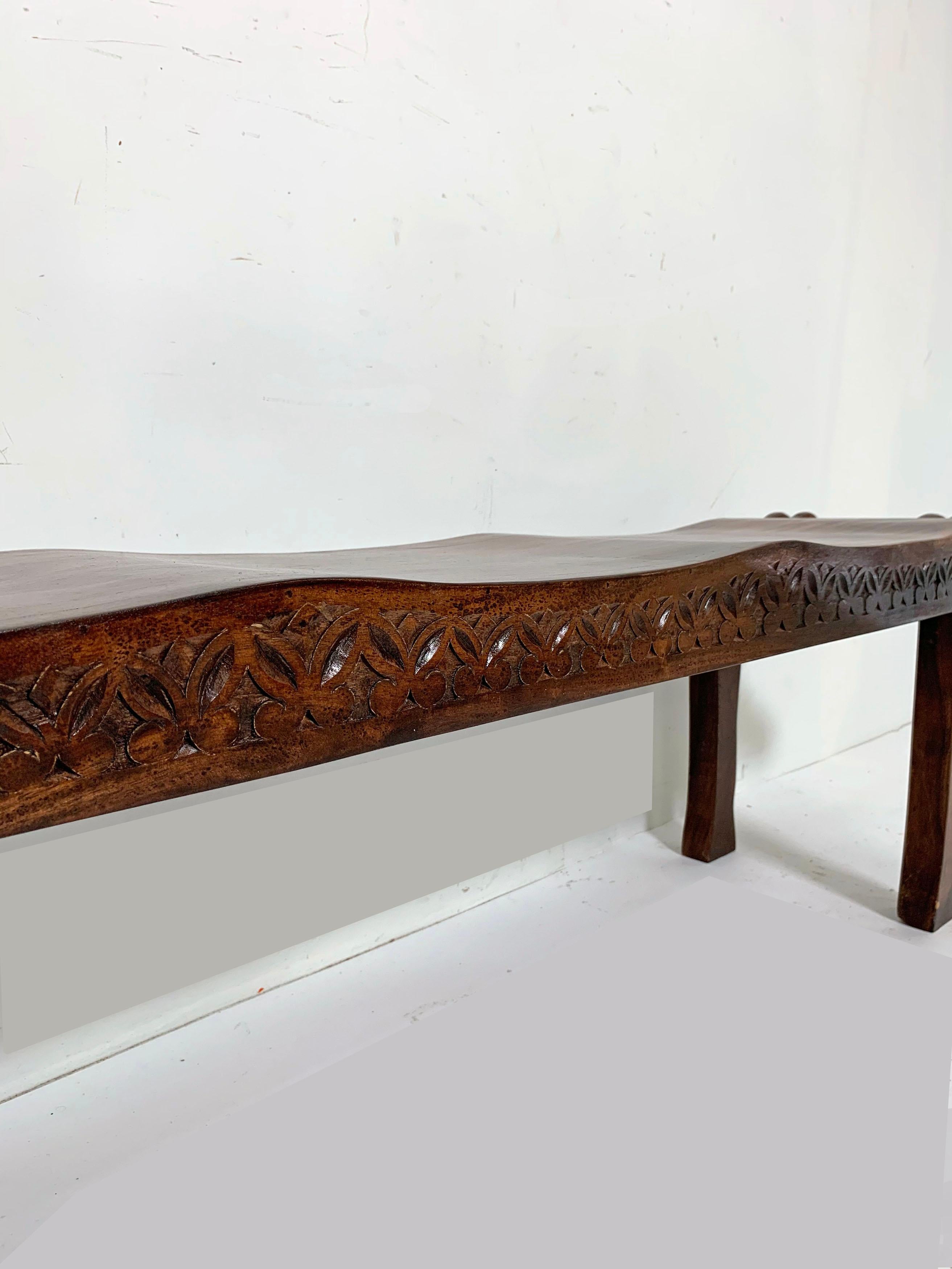 Anglo-Indian Three-Seat Bench with Decorative Elephant Head Carvings circa 1970s 3