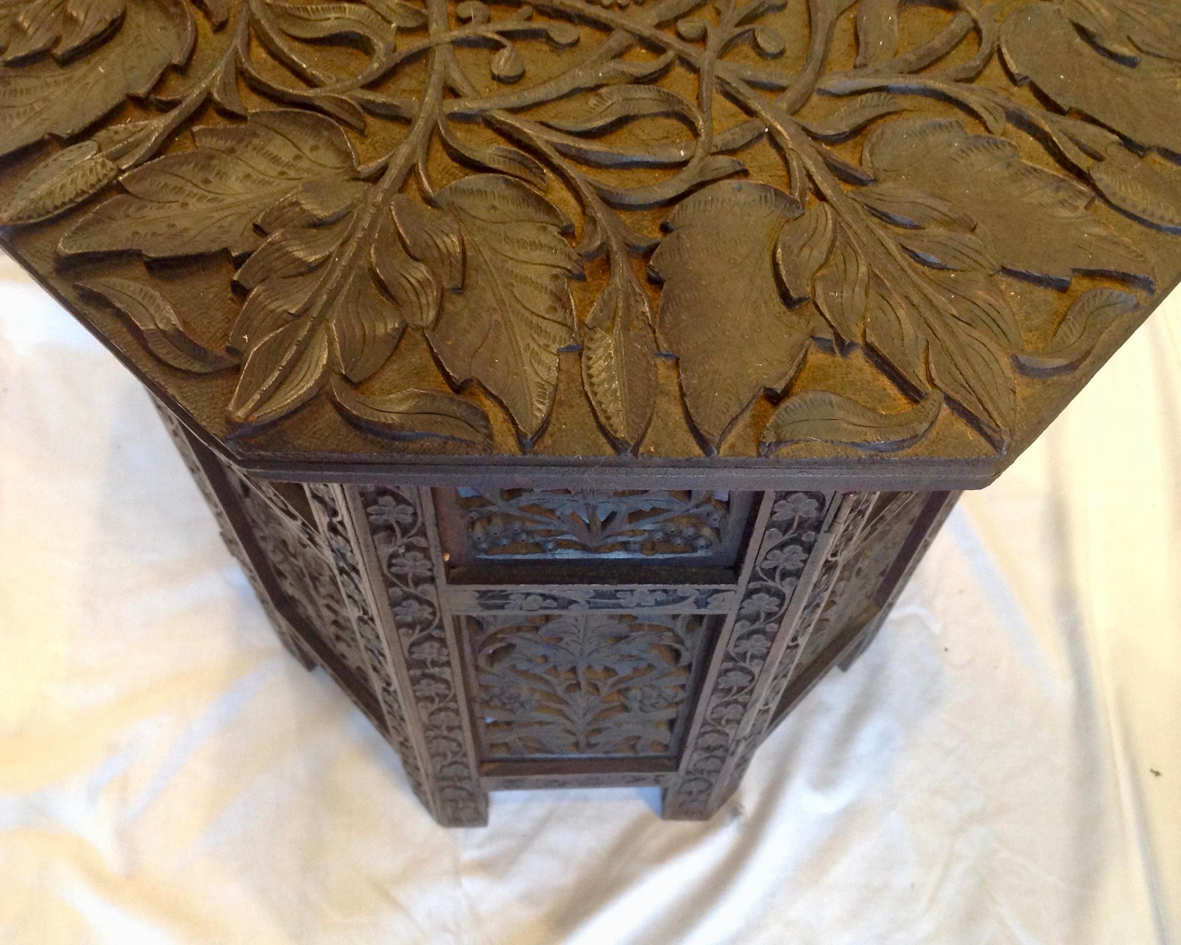 Anglo-Indian Travel Table / Tabouret 3