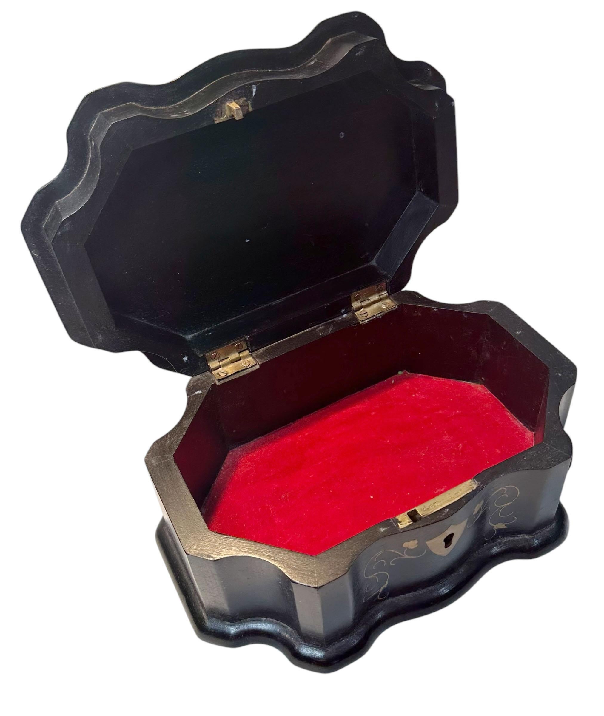 Boîte à bijoux anglo-indienne Bon état - En vente à Tampa, FL