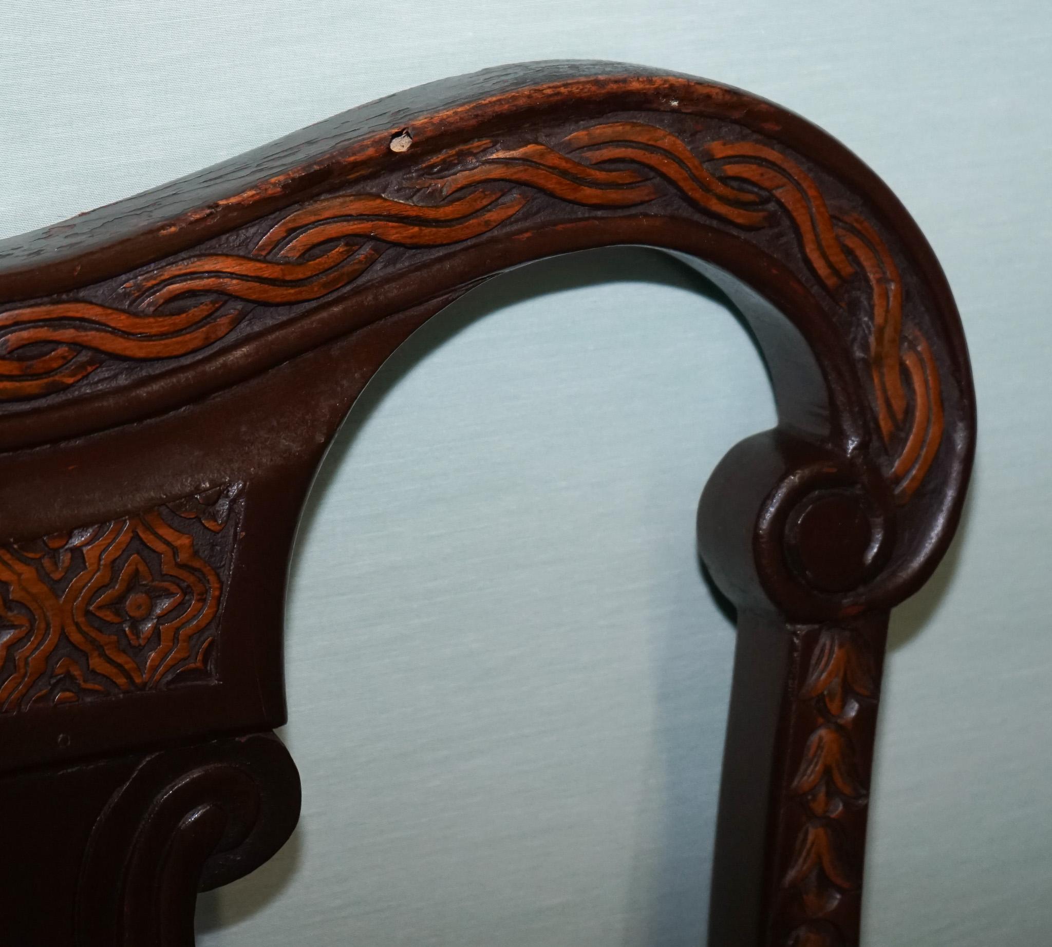 BRACCIALE IN LEGNO ANGLO INDIANO CON DETTAGLIO DI ELEFANTE INGANNATO in vendita 10