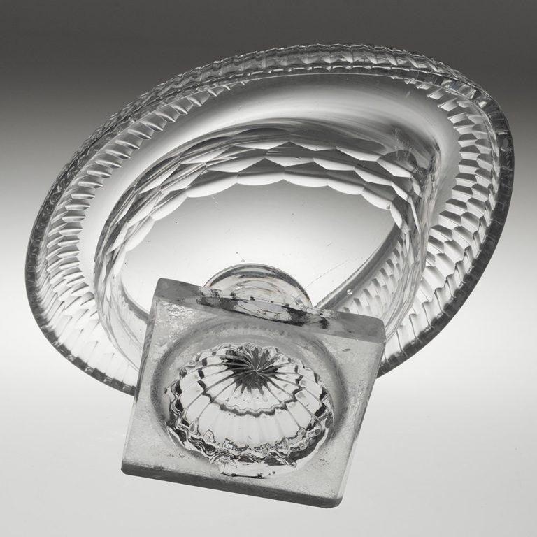 Anglo-Irish Glass Bowl with Lemon Squeezer Foot c1800 For Sale 2