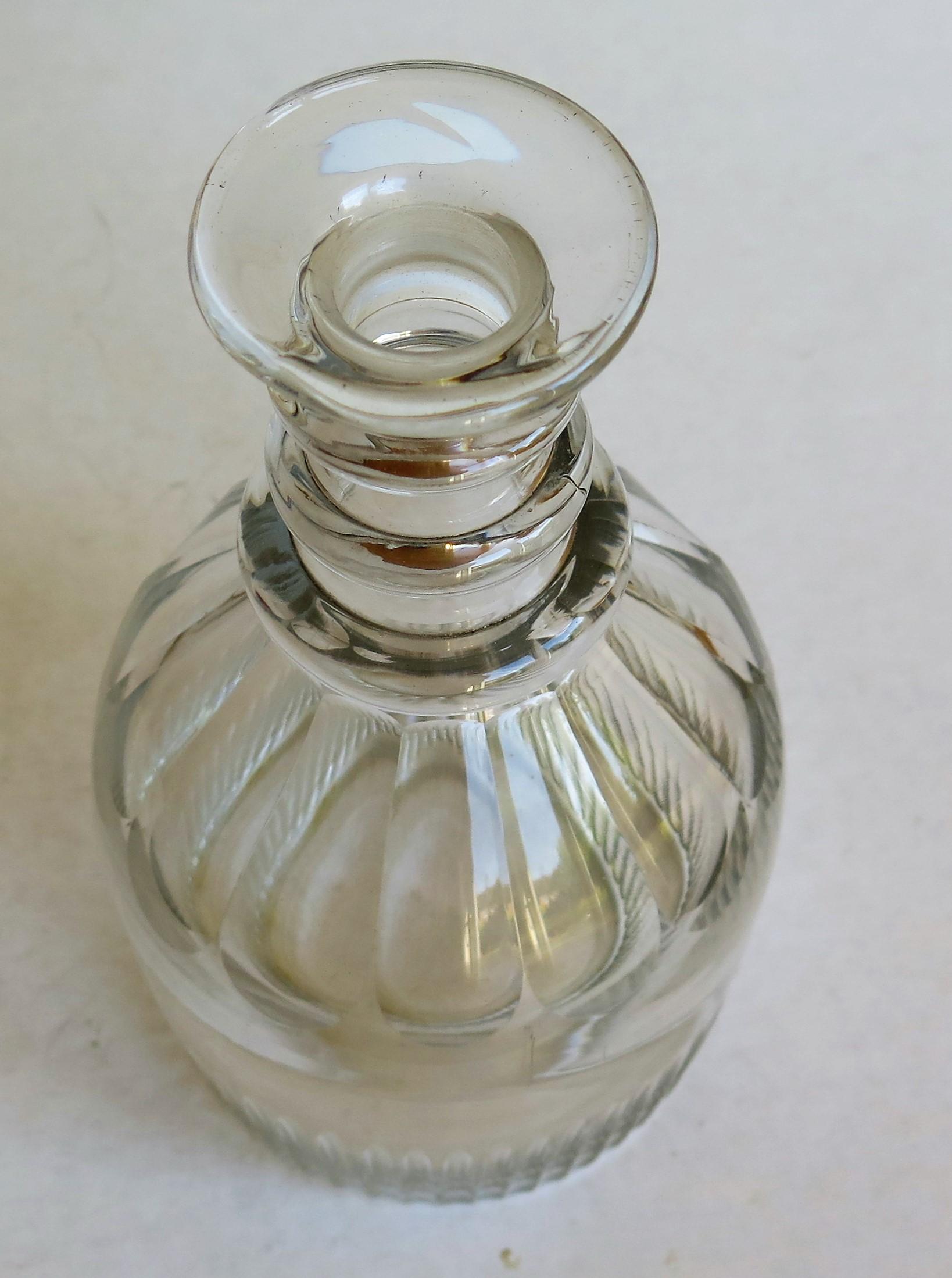 Anglo Irish Lead Glass Decanter Three Neck Rings Mushroom Stopper, Circa 1800 In Good Condition In Lincoln, Lincolnshire