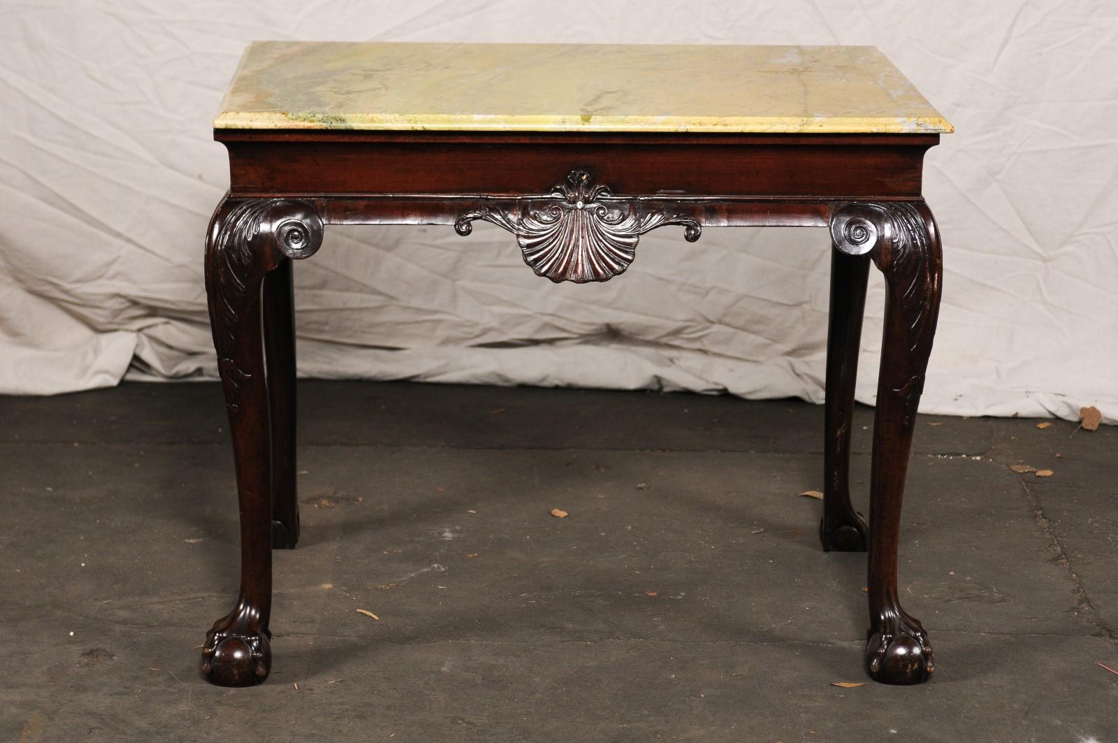 Anglo-Irish Mahogany Slab Serving Table with Shell Motif, Paw Feet In Good Condition For Sale In Atlanta, GA
