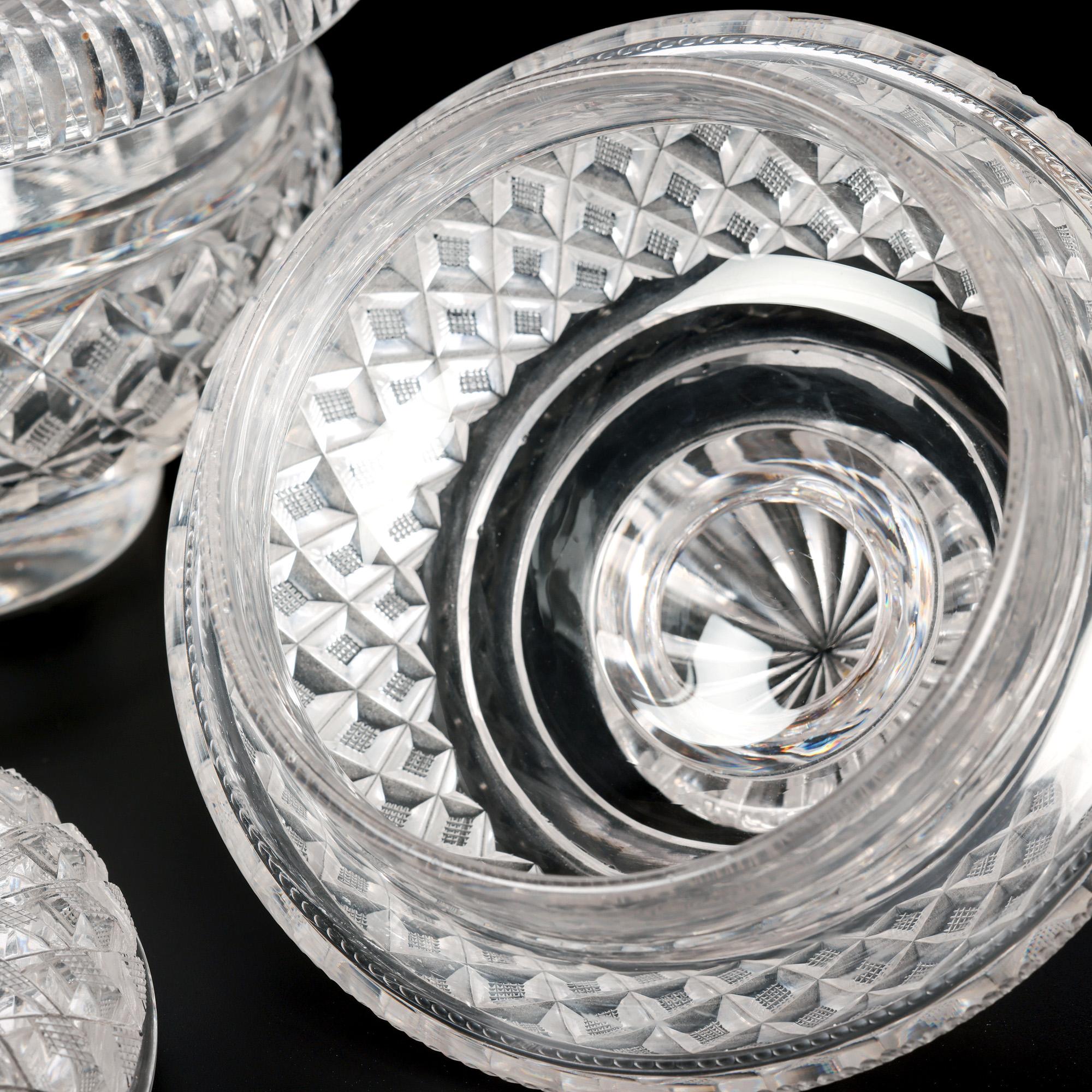 Anglo- Irish Regency Fine Cut Glass Covered Bowl on Stand For Sale 8