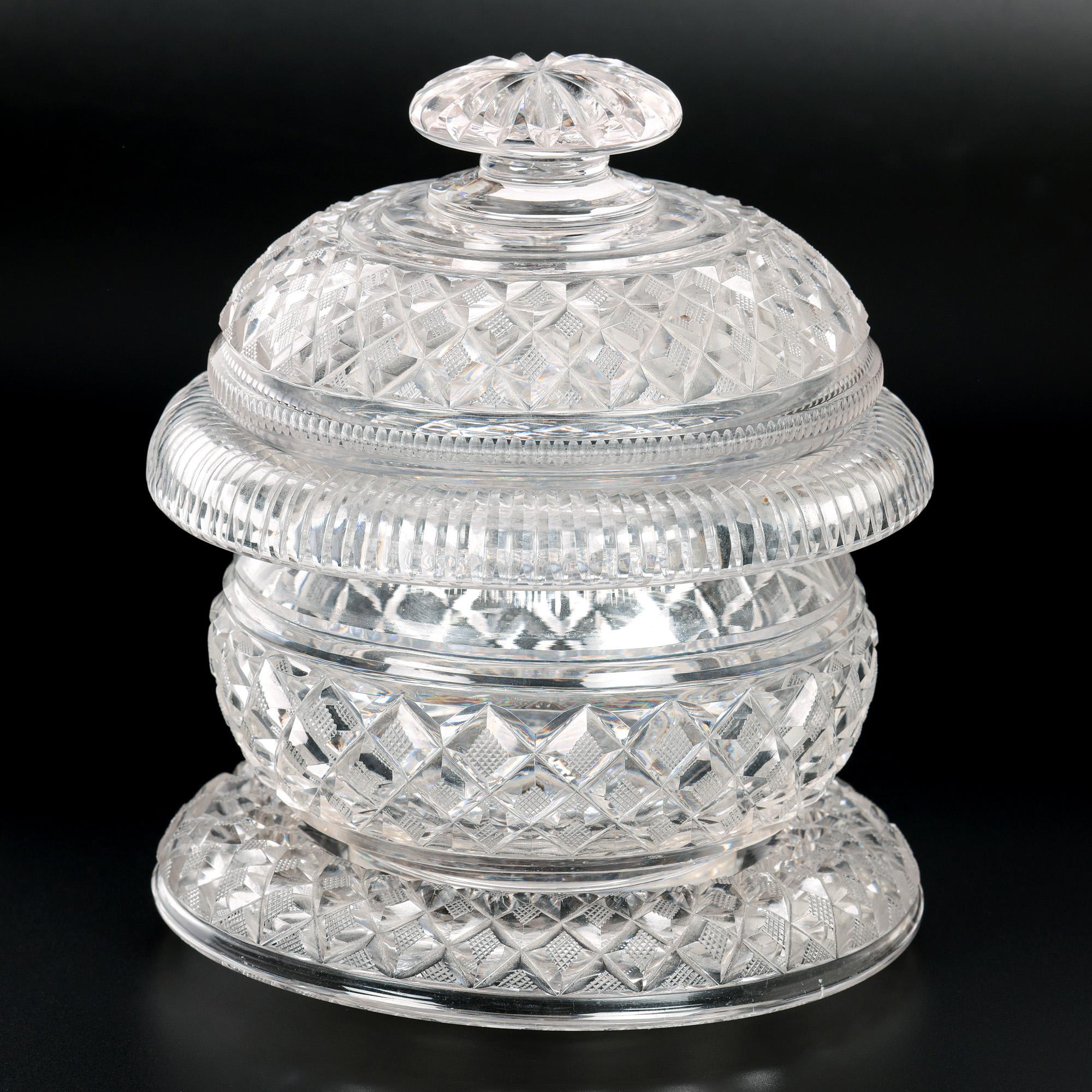 Anglo- Irish Regency Fine Cut Glass Covered Bowl on Stand For Sale 1
