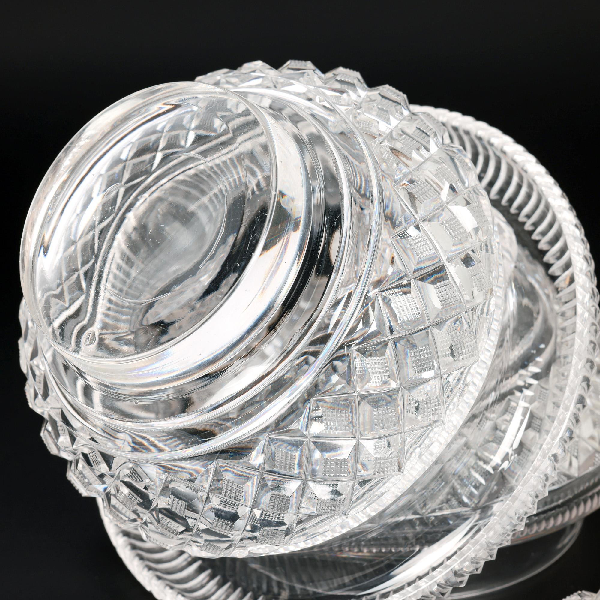 Anglo- Irish Regency Fine Cut Glass Covered Bowl on Stand For Sale 3