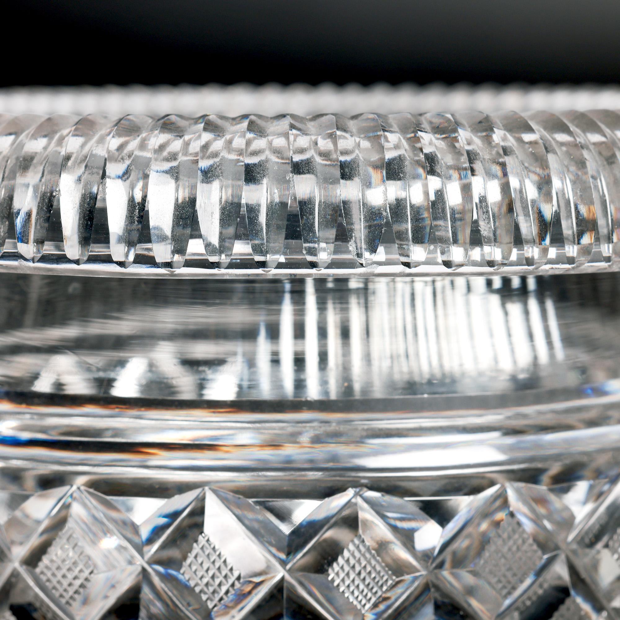 Anglo- Irish Regency Fine Cut Glass Covered Bowl on Stand For Sale 4