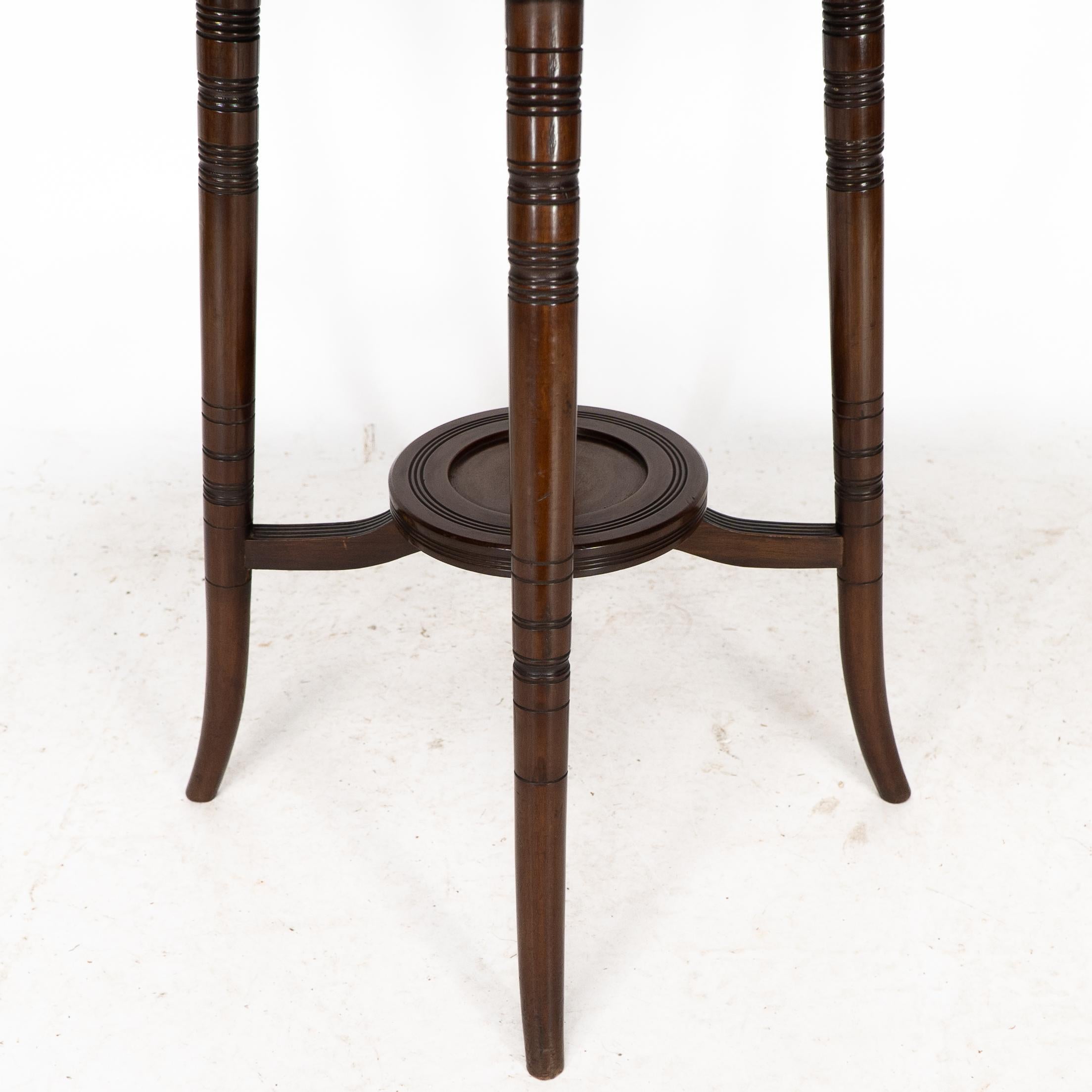 Table d'appoint anglo-japonaise en noyer à plateau tournant en vente 7