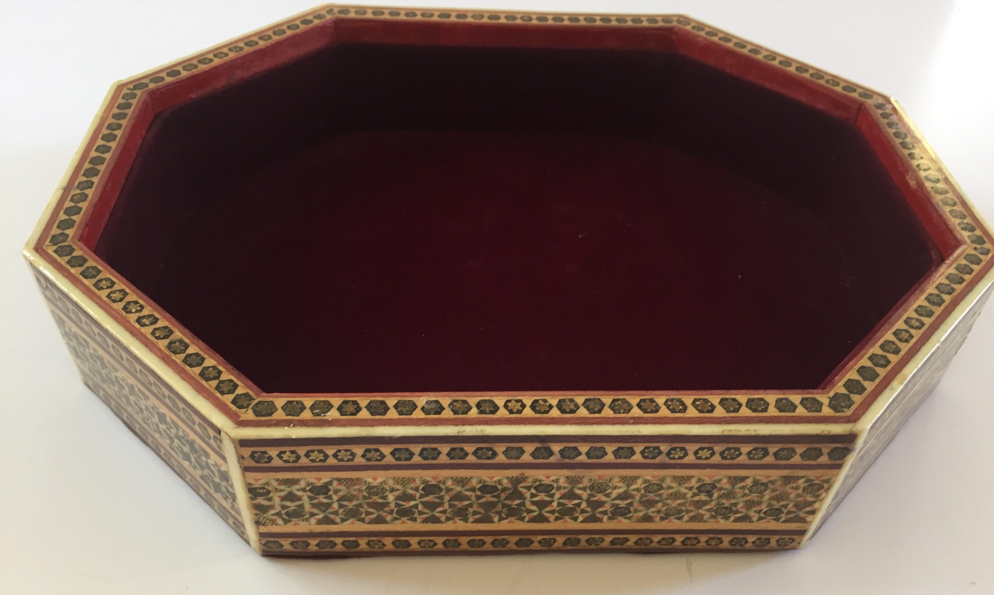 Anglo-Persian Octagonal Mosaic Khatam Inlaid Box In Excellent Condition In North Hollywood, CA