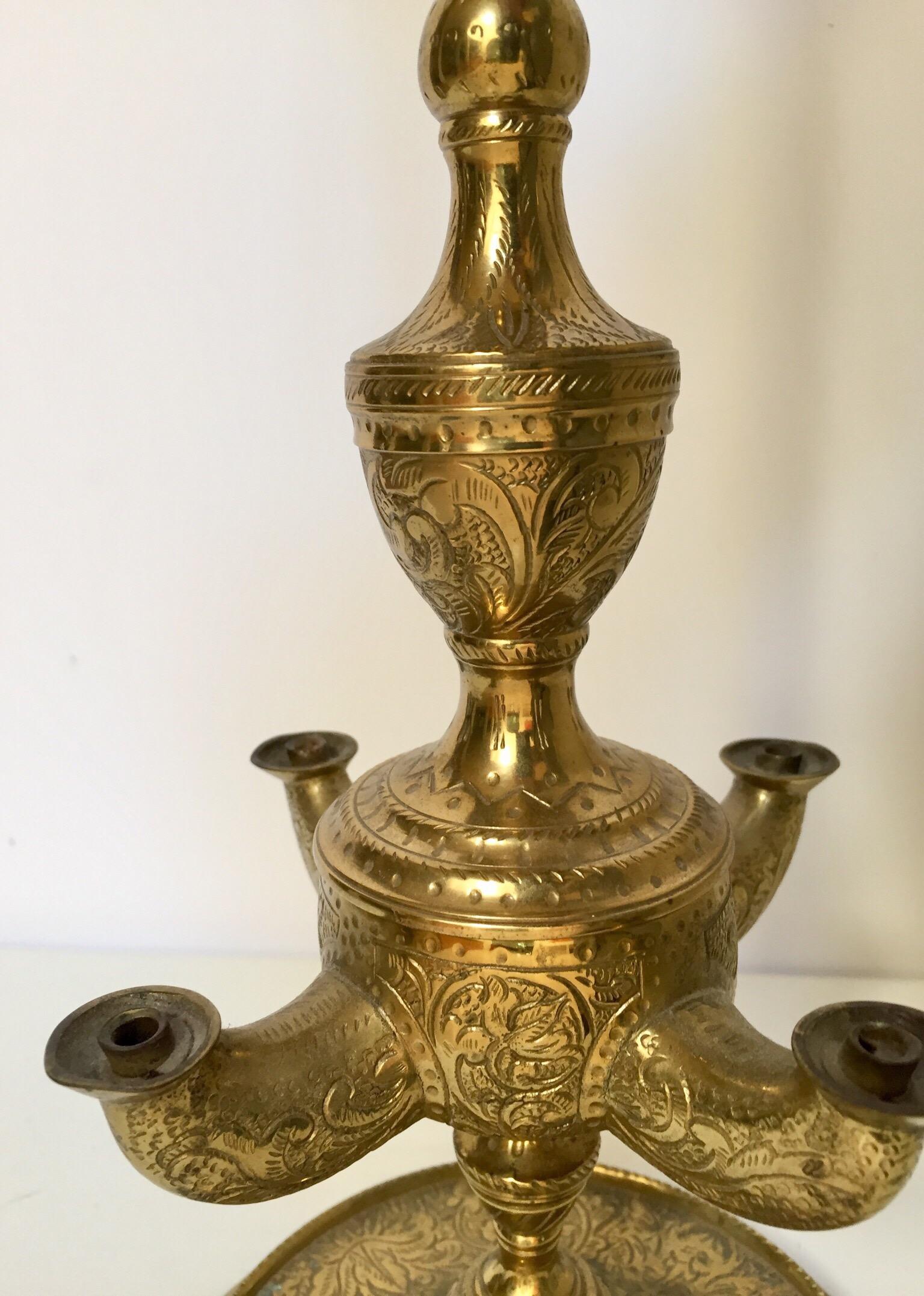 Lampe à huile ancienne Anglo Raj en laiton en vente 6