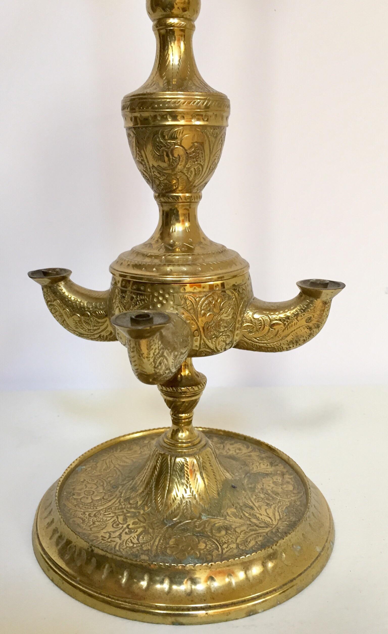 Lampe à huile ancienne Anglo Raj en laiton en vente 8