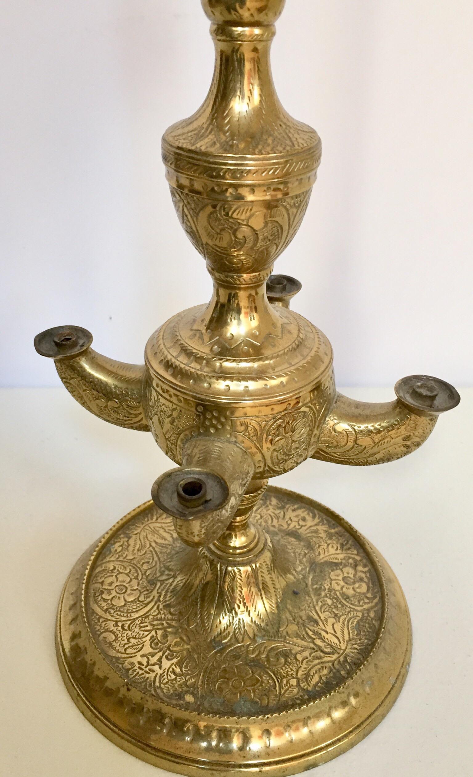 Lampe à huile ancienne Anglo Raj en laiton en vente 9