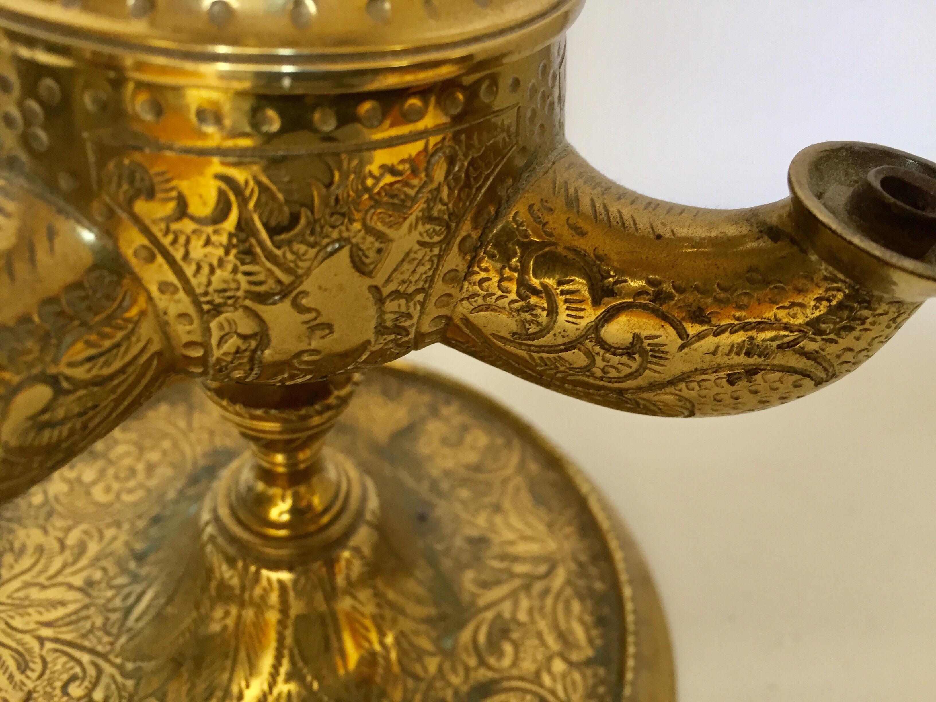 20ième siècle Lampe à huile ancienne Anglo Raj en laiton en vente