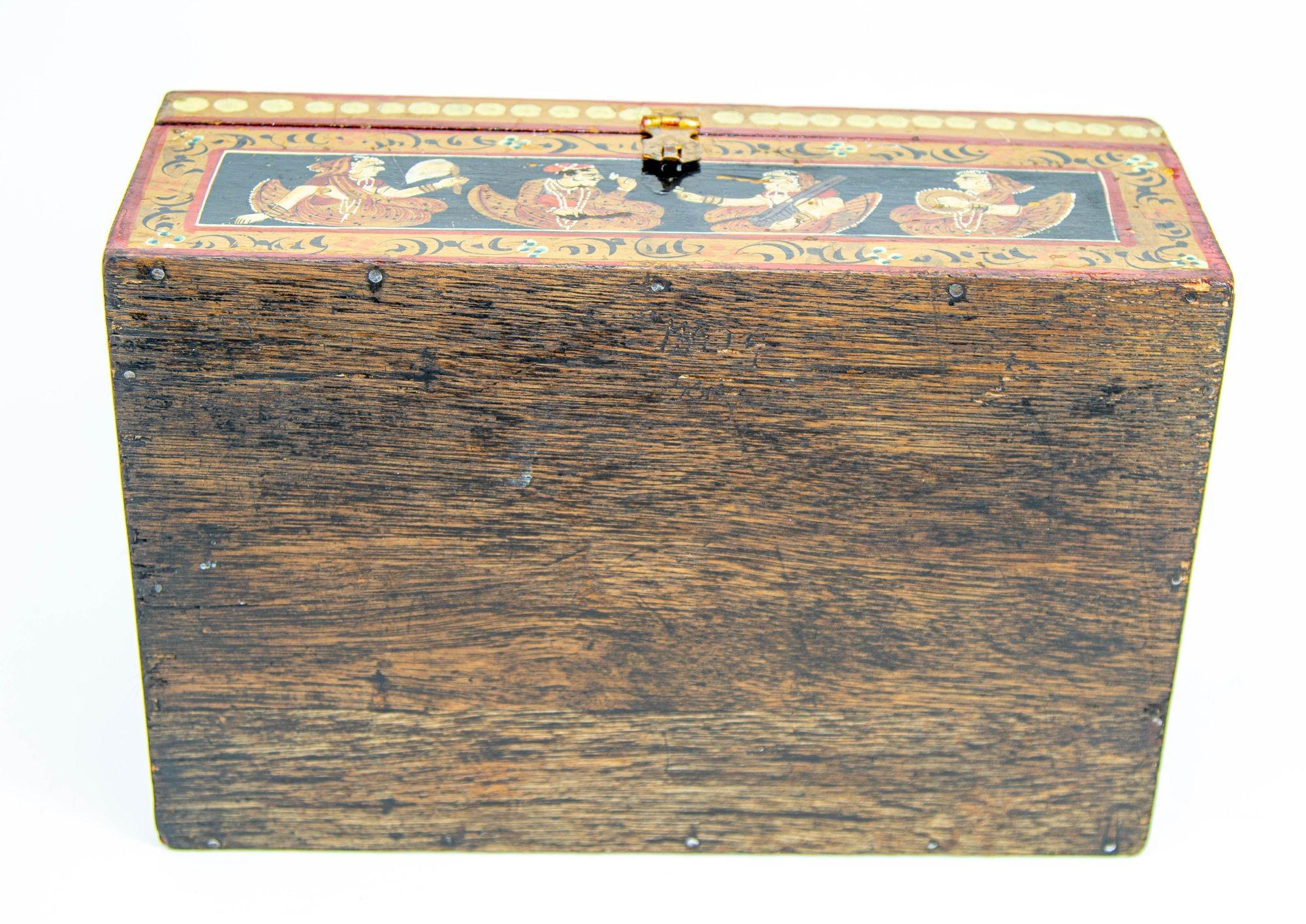 Anglo Raj Hand Painted Jewellery Wood Box 1920s For Sale 6