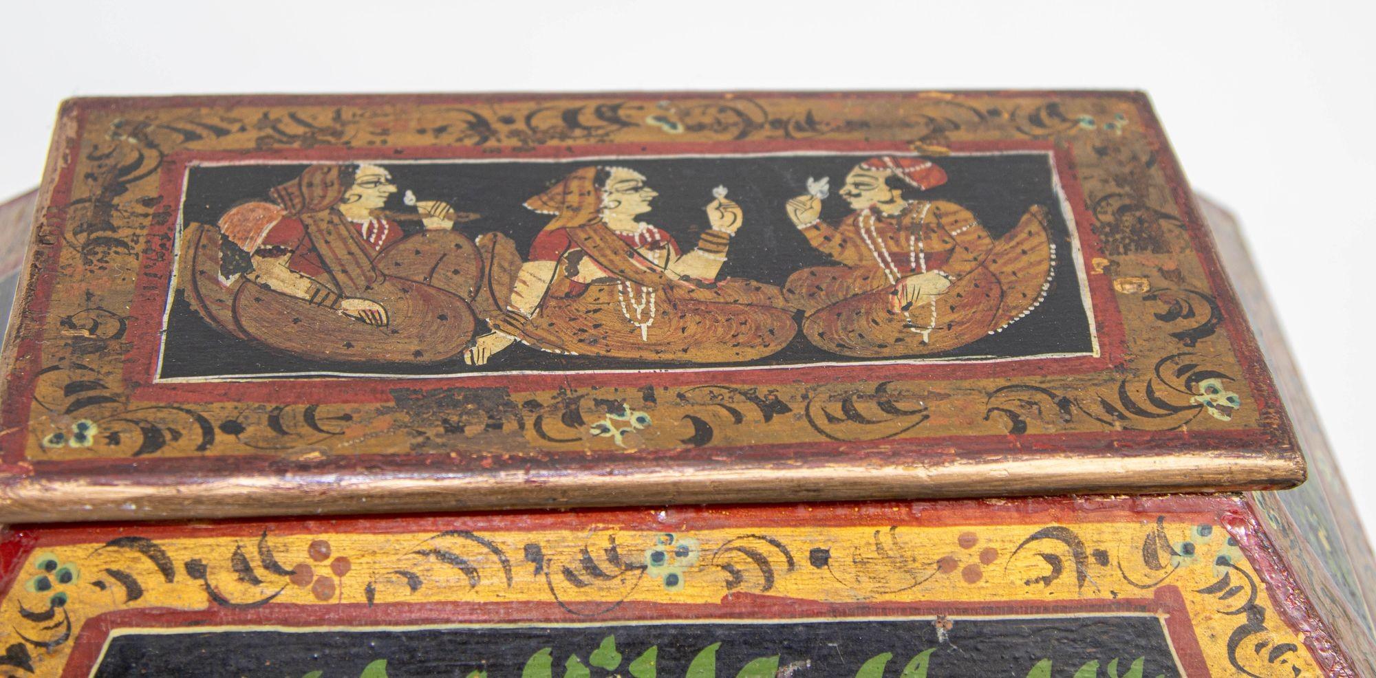 Anglo Raj Hand Painted Jewellery Wood Box 1920s In Good Condition For Sale In North Hollywood, CA