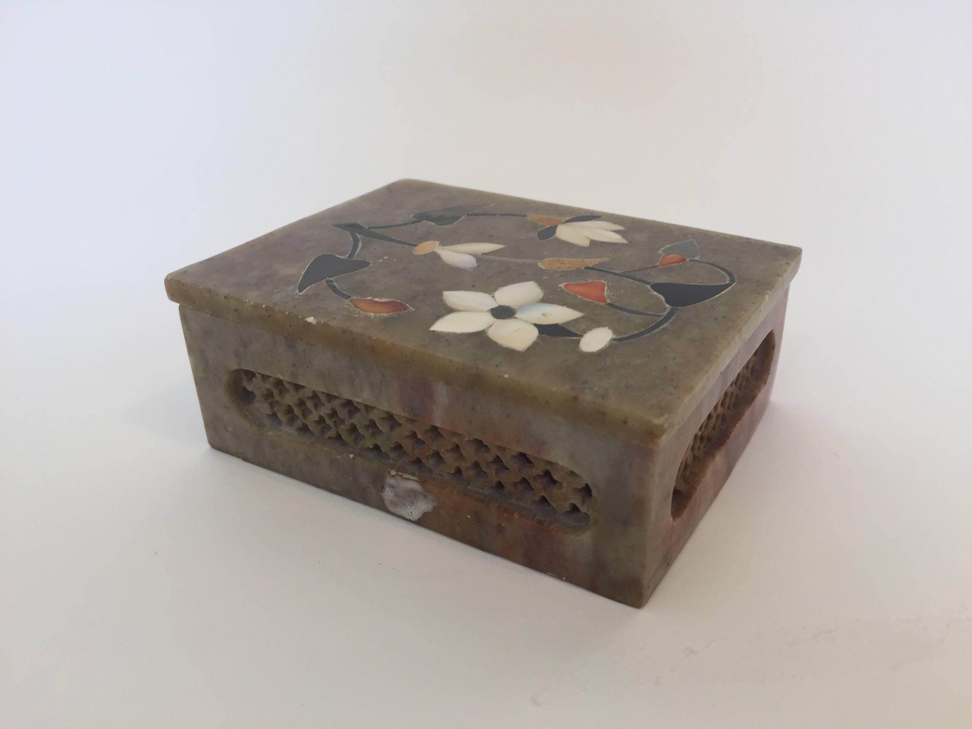 20th Century Anglo-Raj Marble Inlay Box Pietra Dura Censor For Sale