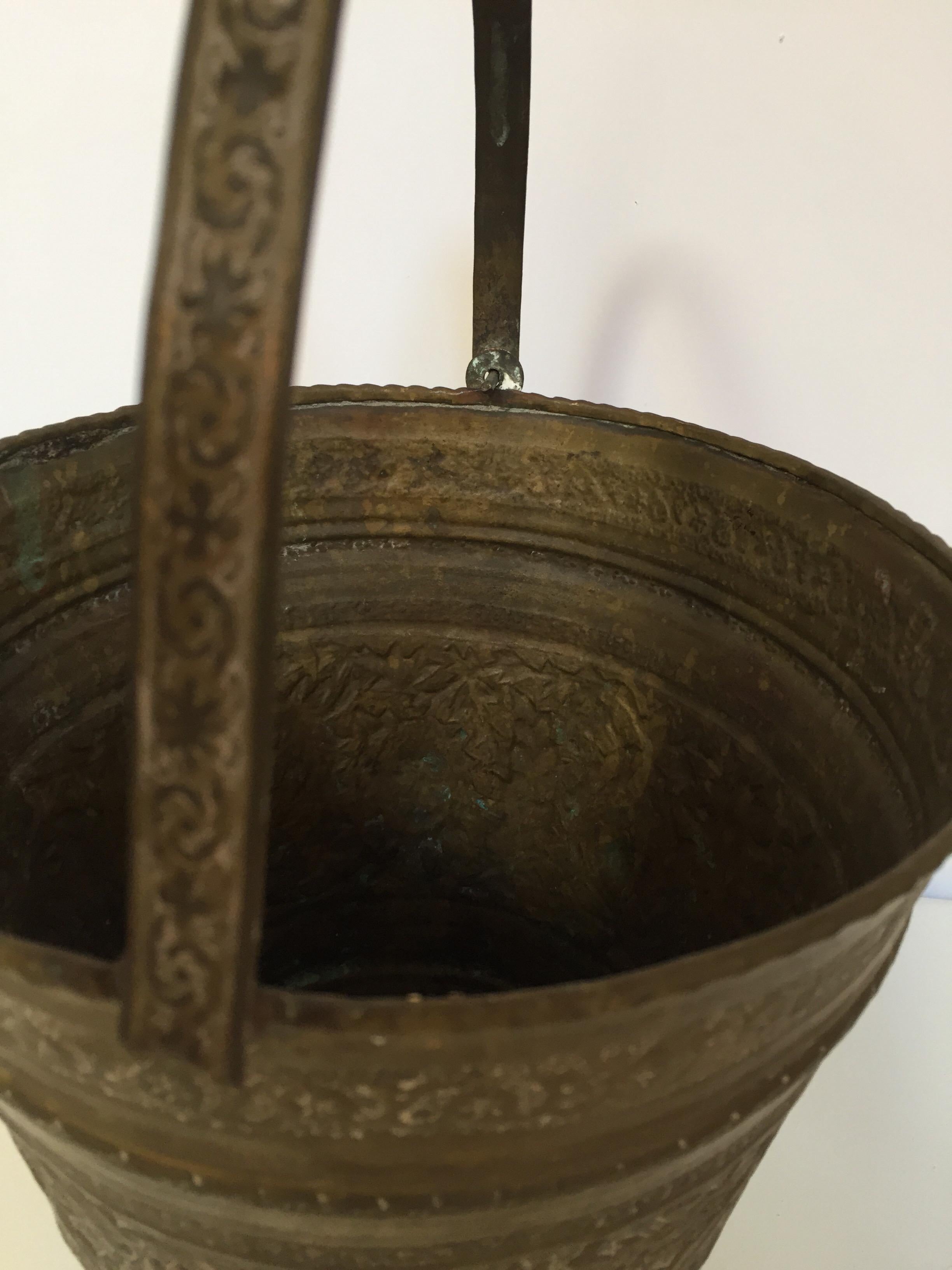 Anglo-Raj Mughal Bronzed Copper Vessel Bucket For Sale 2
