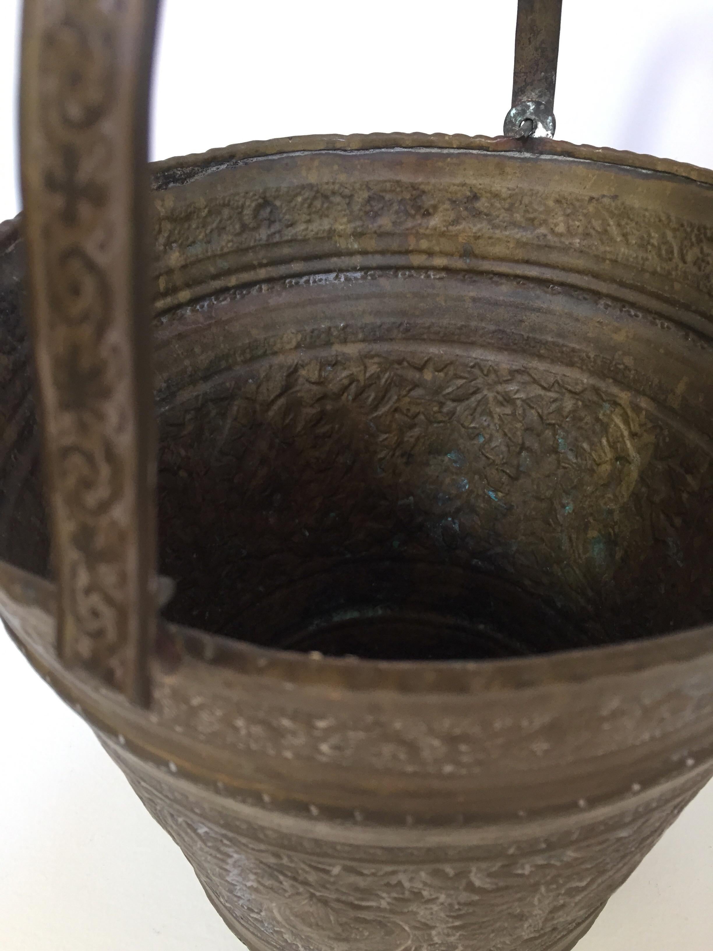 Anglo-Raj Mughal Bronzed Copper Vessel Bucket For Sale 3