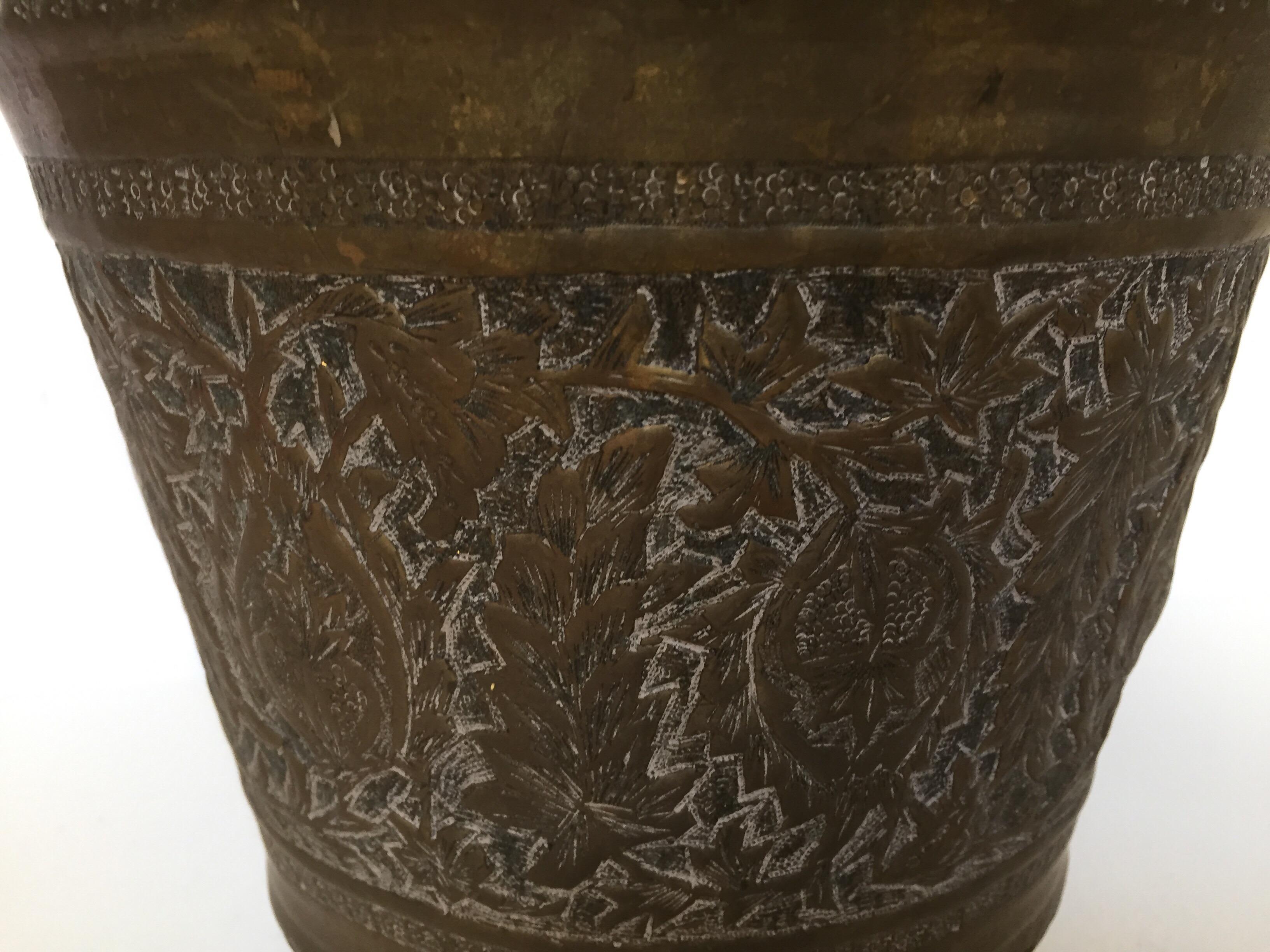 Anglo-Raj Mughal Bronzed Copper Vessel Bucket For Sale 4