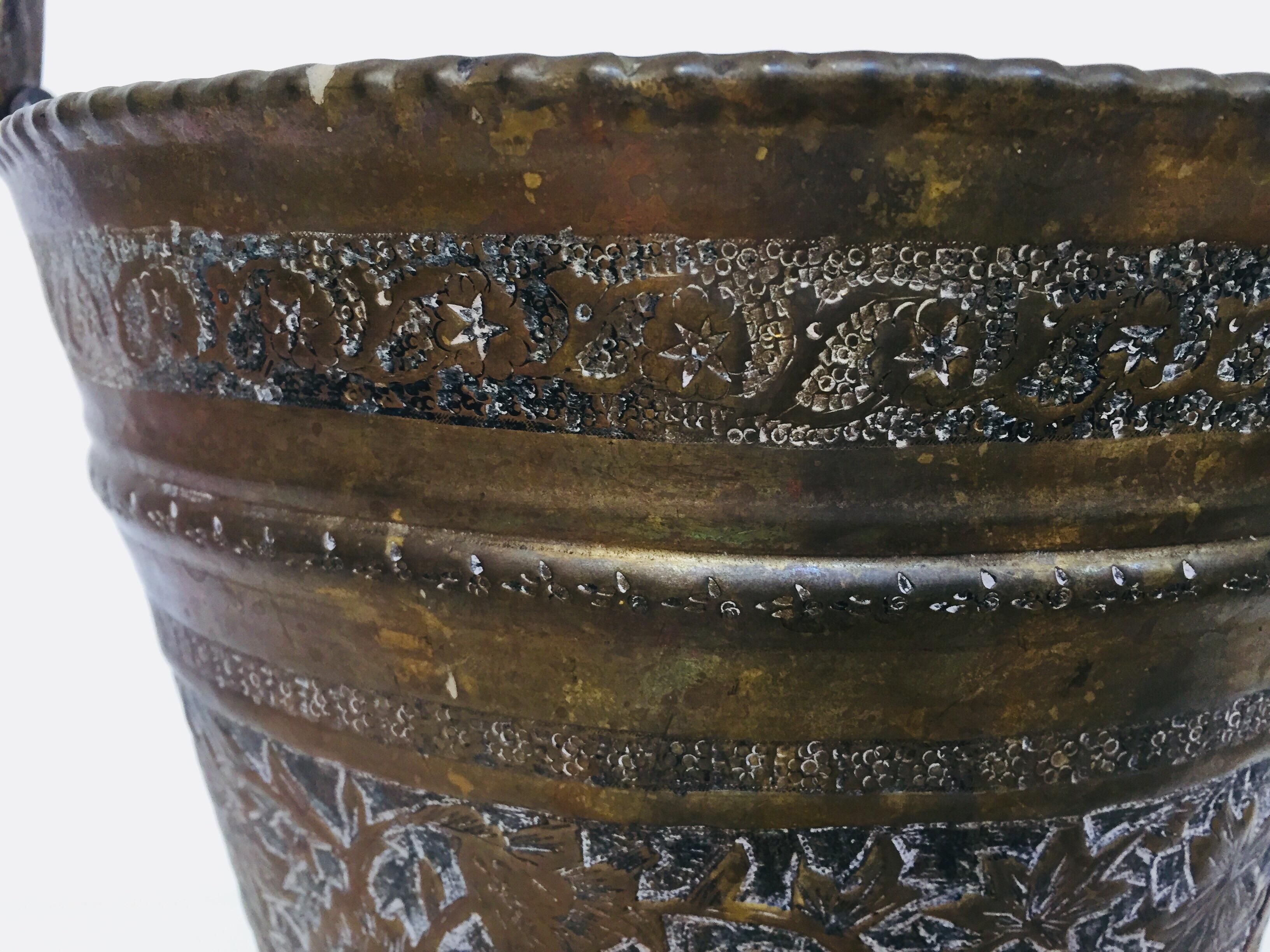 Anglo-Raj Mughal Bronzed Copper Vessel Bucket For Sale 5
