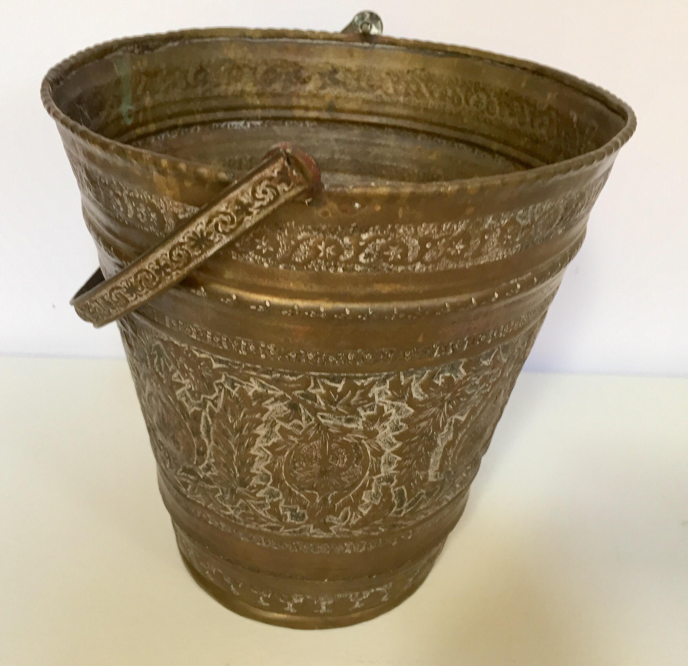 Folk Art Anglo-Raj Mughal Bronzed Copper Vessel Bucket For Sale