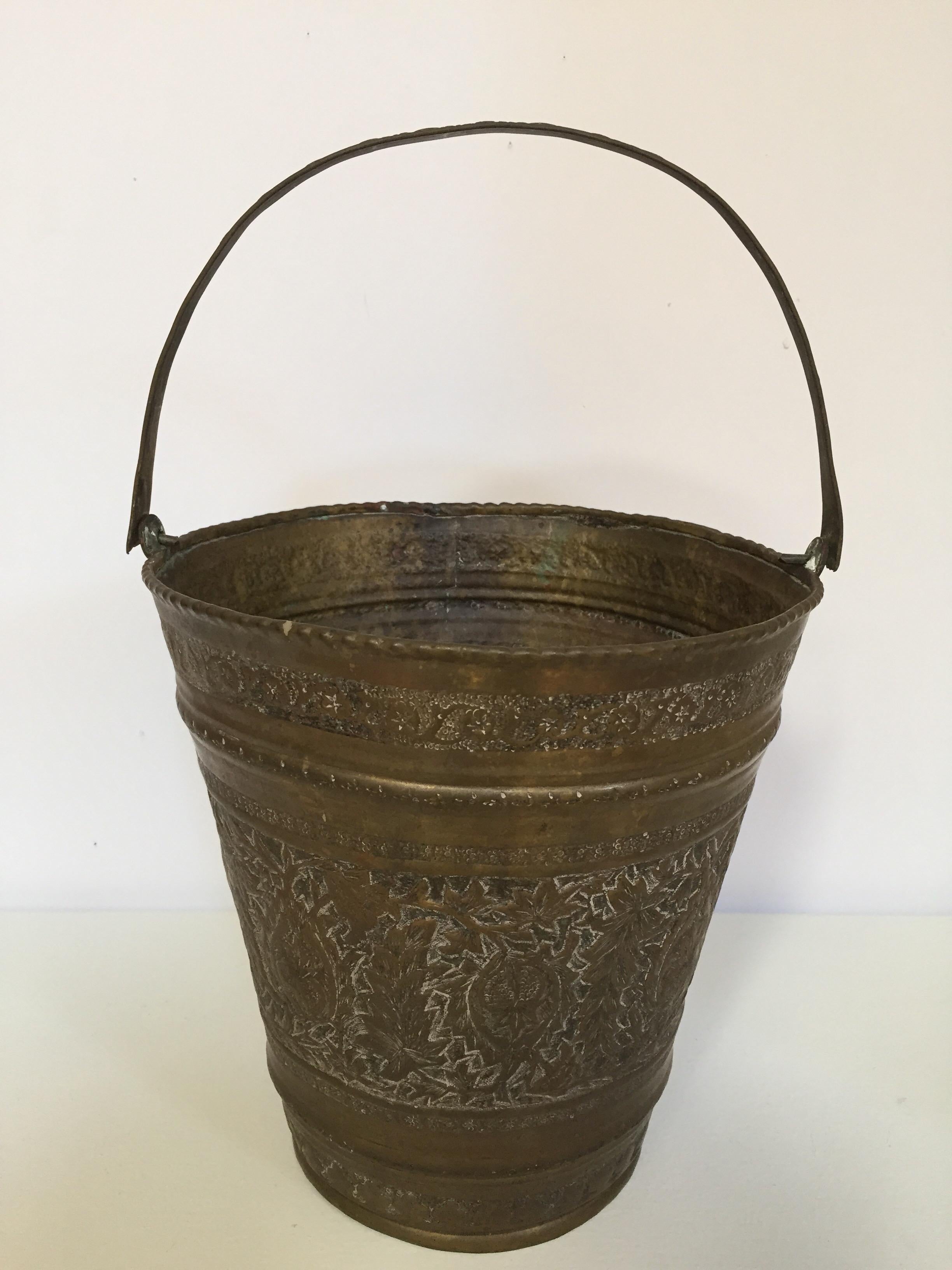Brass Anglo-Raj Mughal Bronzed Copper Vessel Bucket For Sale
