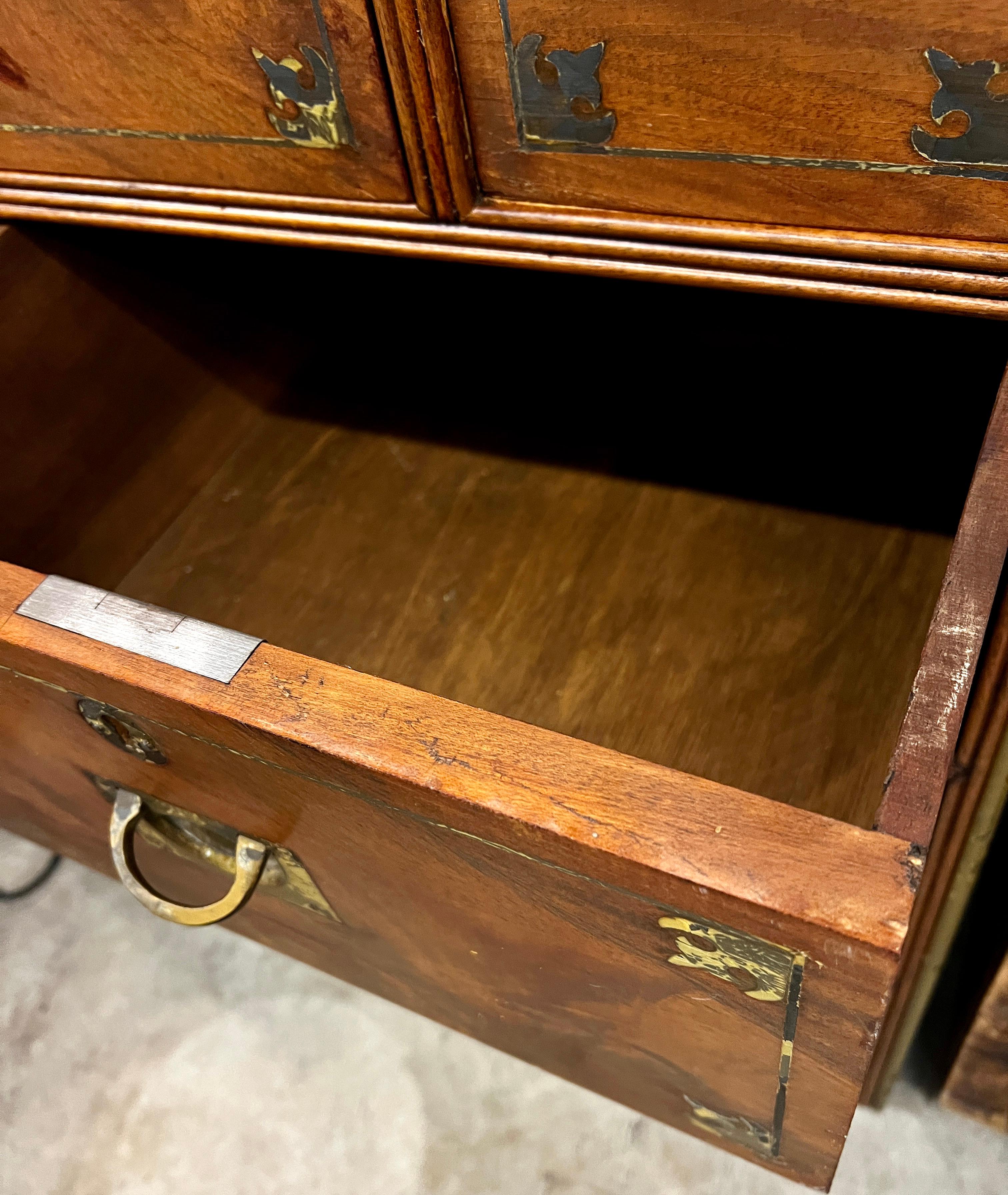 Anglo Raj Regency Campaign Chest with Desk Trimmed in Brass Banding Accents 1811 In Good Condition For Sale In Los Angeles, CA
