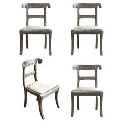 Chaises de salle à manger indiennes de style Anglo Raj en argent martelé avec chaise sur peau, 1950