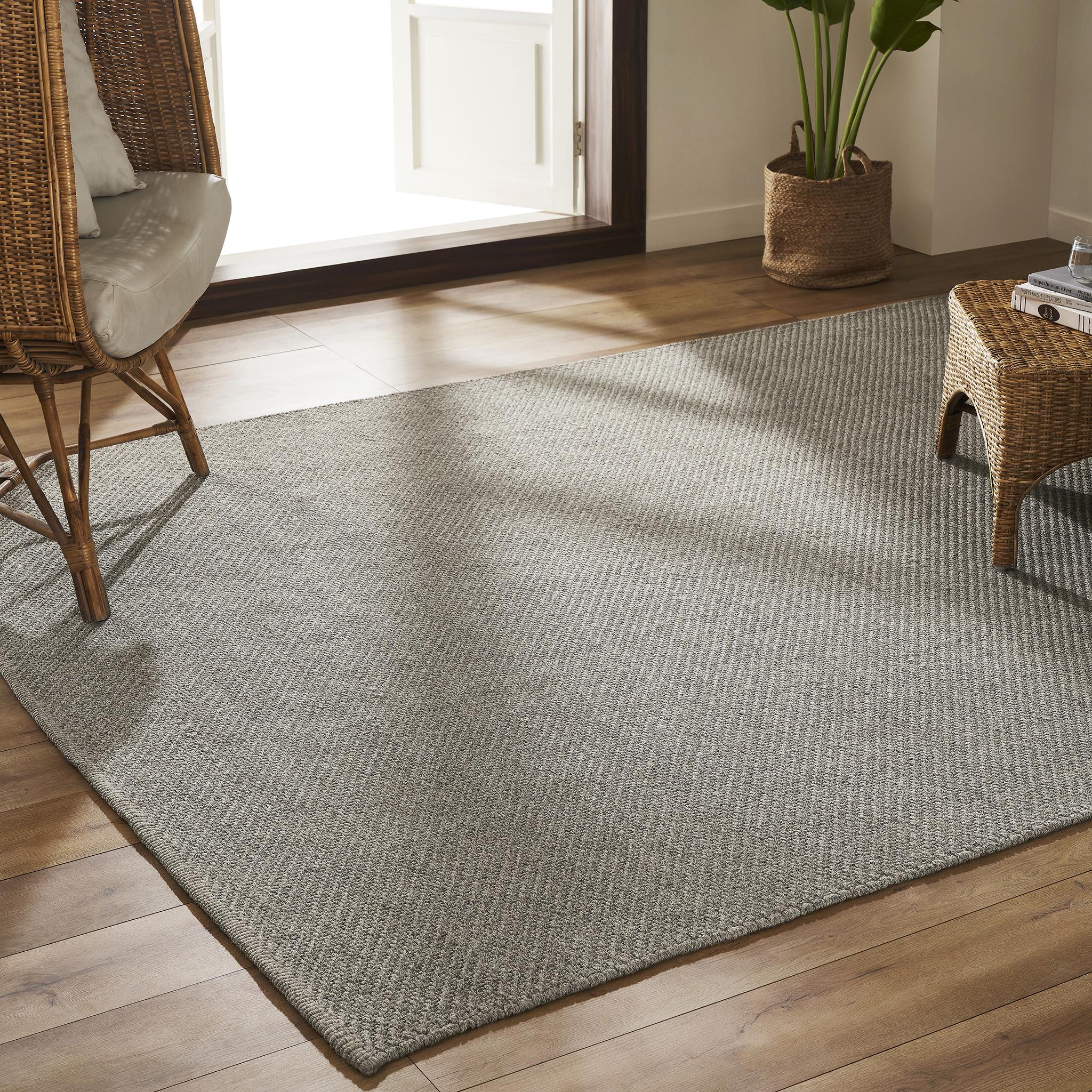 Ispirato al patrimonio culturale e alle bellezze naturali dell'Angola, questo design unisce il fascino rustico alla raffinatezza. Caratterizzato da una trama intrecciata in twill e da fibre eriche, offre una texture lussuosa e resistente, perfetta
