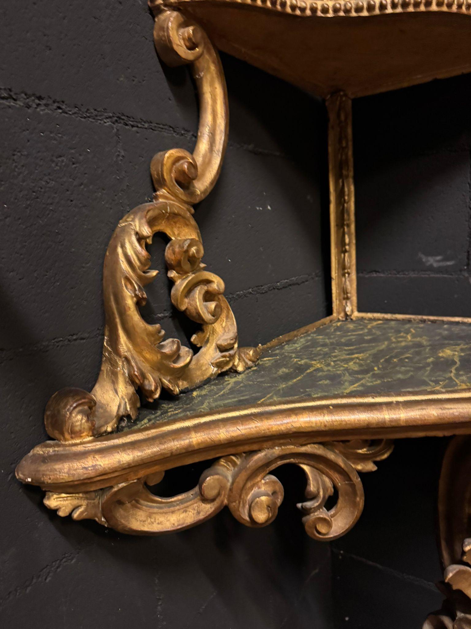 Lacquered Angoliera a giorno, in legno scolpito, laccato e dorato, italia For Sale