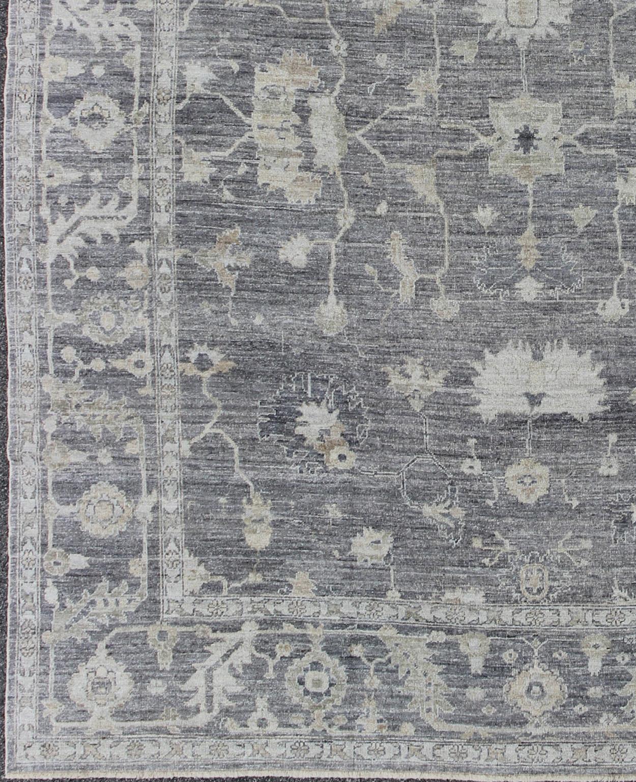 Tapis turc Oushak à motifs intégraux par Keivan Woven Arts Collection Excellent état - En vente à Atlanta, GA