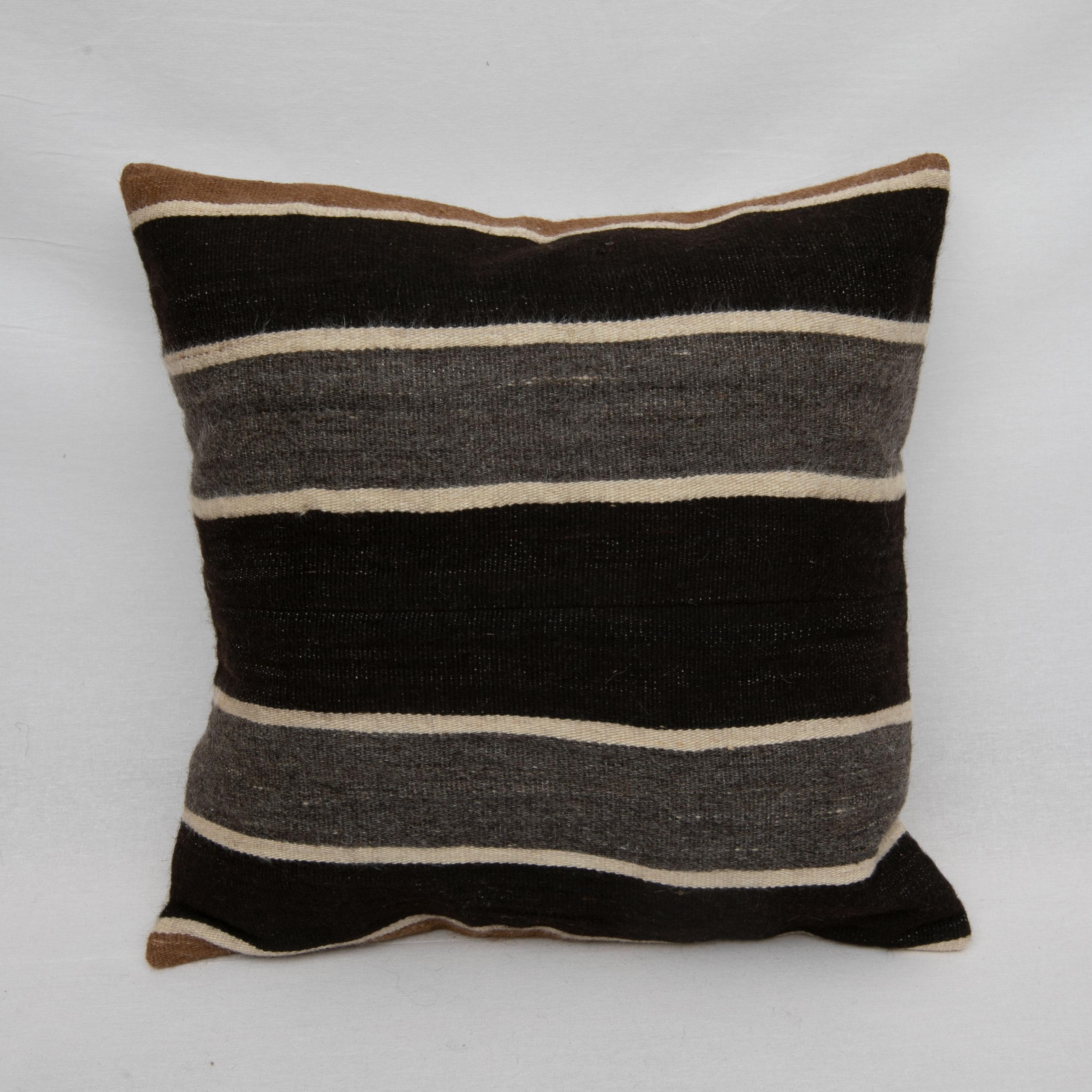 These pillows are made from vintage Angora Siirt (a city in the South East of Turkey) .
Siirt is famous for these blankets made from the hair of angora goat. Angora is believed to name after the capital city of Turkey, Ankara or the opposite.
We