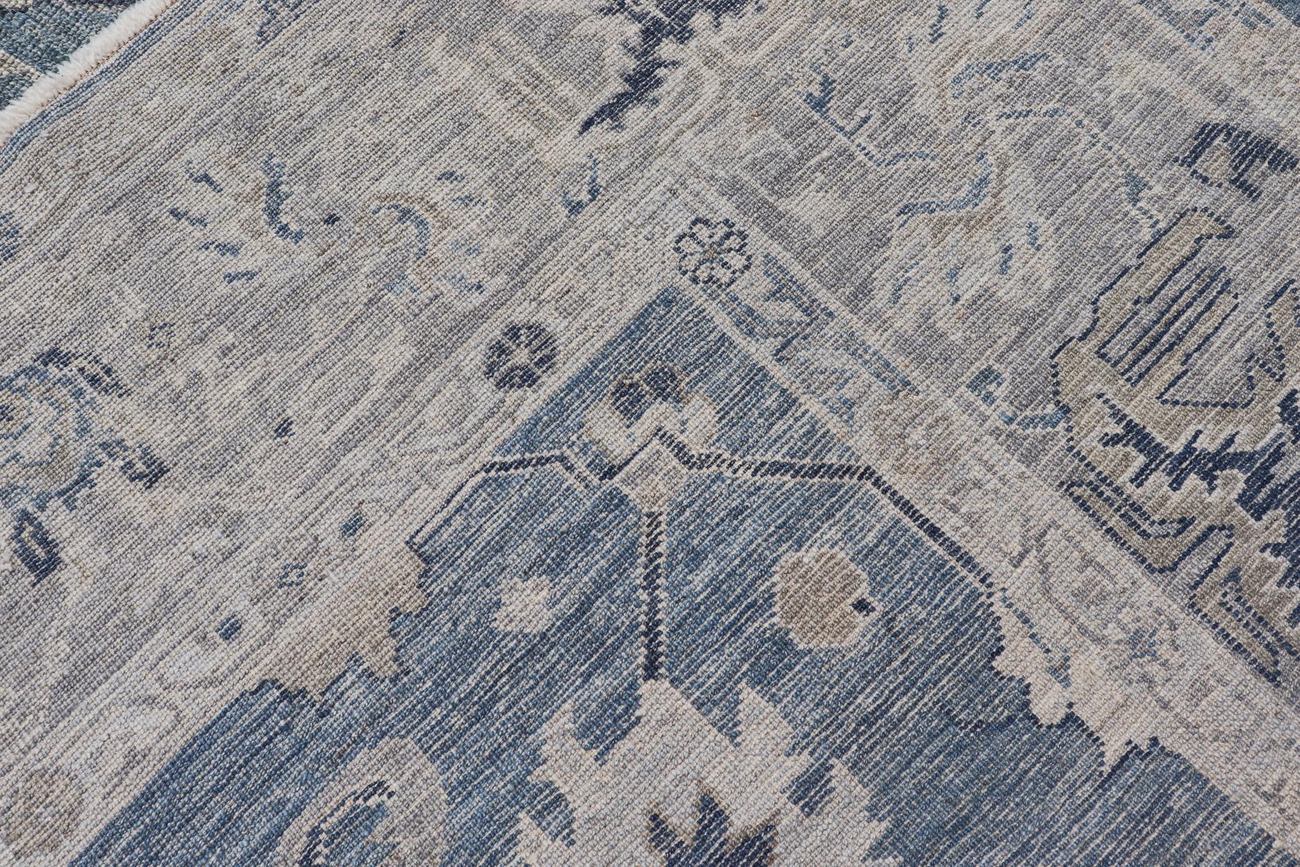 Tapis turc Angora Oushak en bleu serein et gris doux Keivan Woven Arts en vente 6