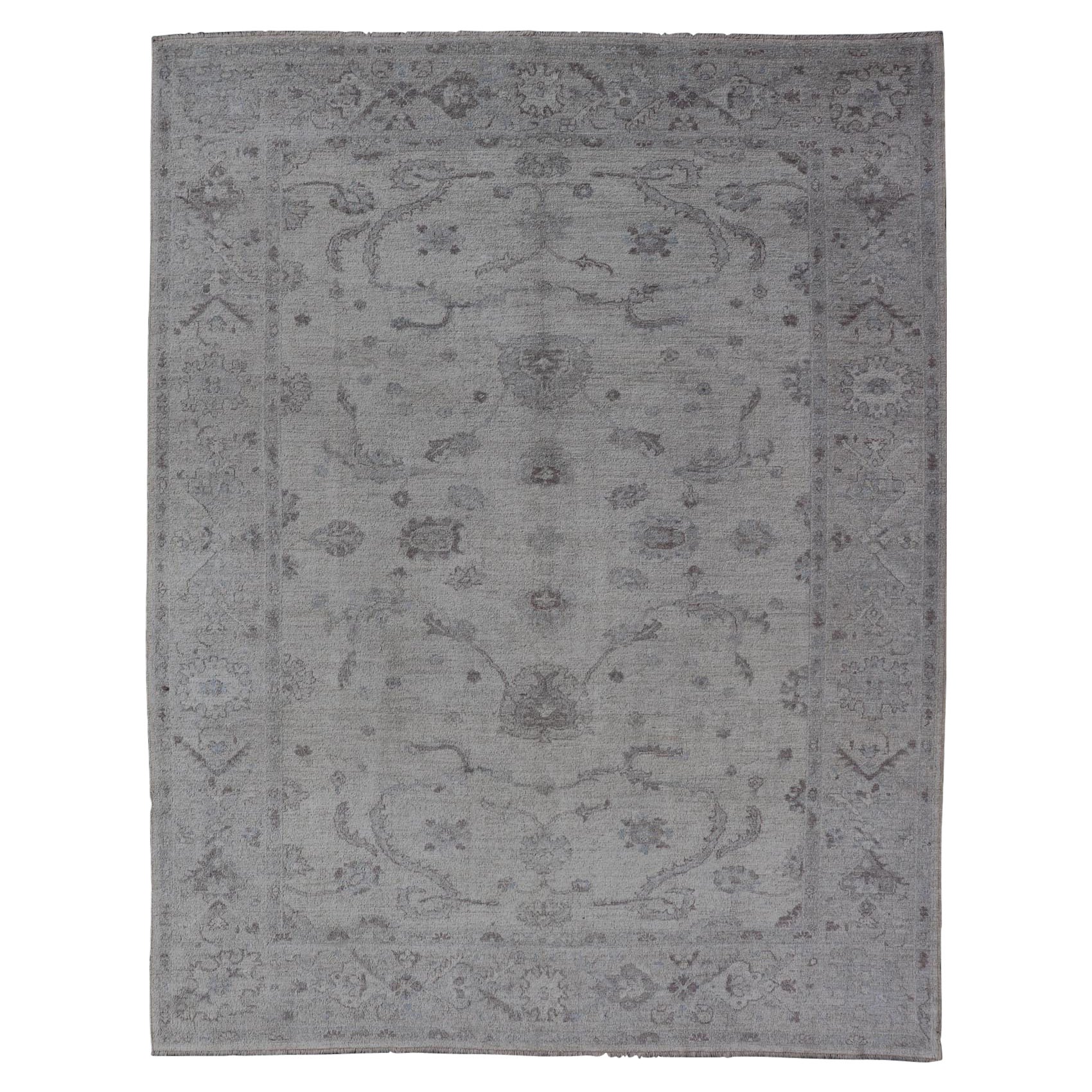 Türkischer Oushak-Teppich aus Angora mit Blumenmuster von Keivan Woven Arts