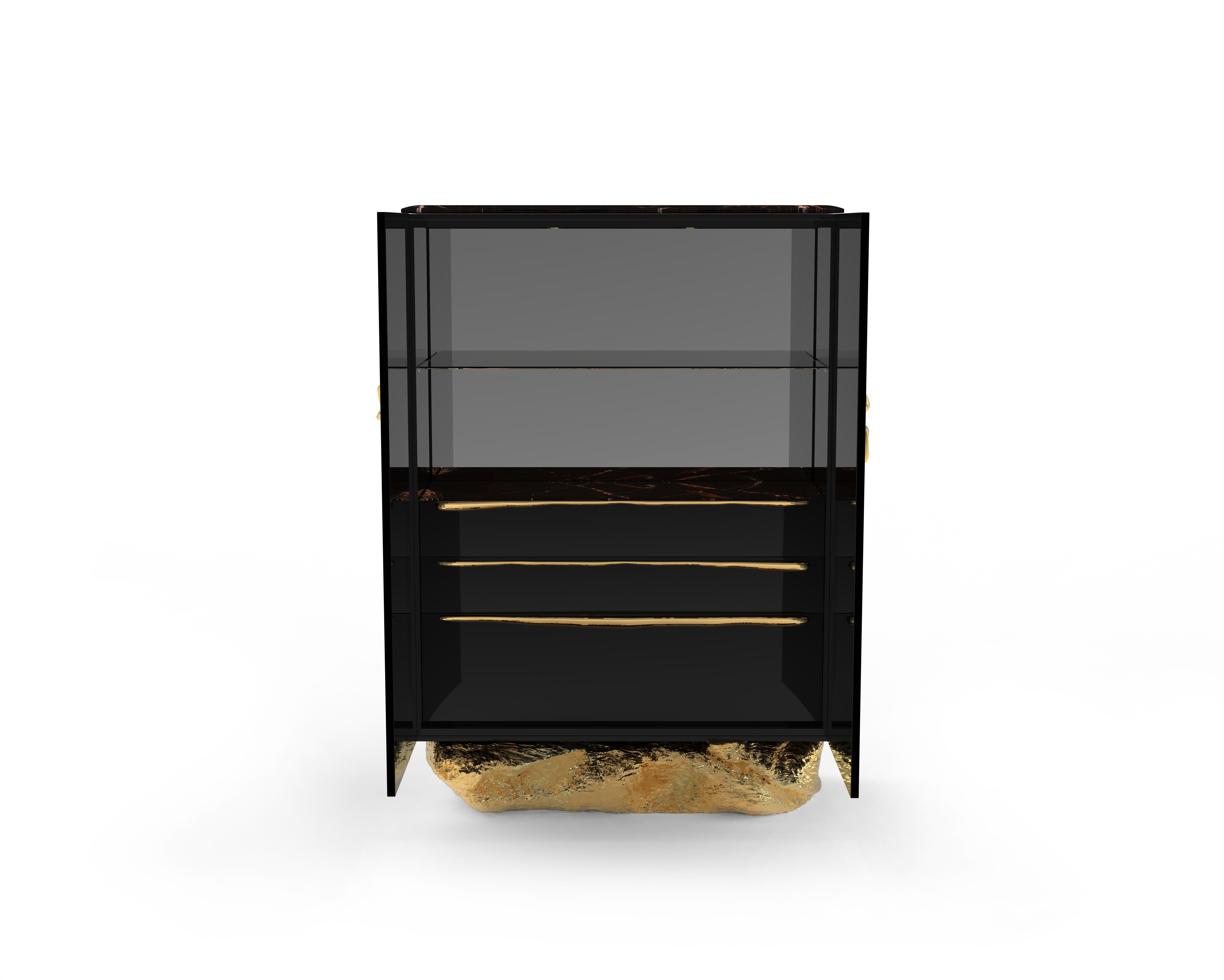 Angra-Schrank – handgefertigtes Lackholz und Messing – Boca do Lobo, Boca do Lobo (Handgeschnitzt) im Angebot