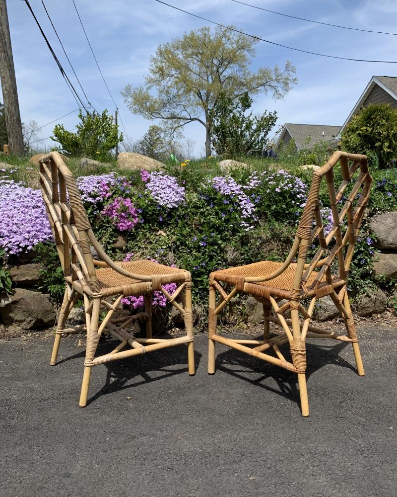 Paire de chaises d'appoint Angraves de style chinoiserie Chippendale en bambou, osier et rotin Bon état - En vente à Saddle River, NJ