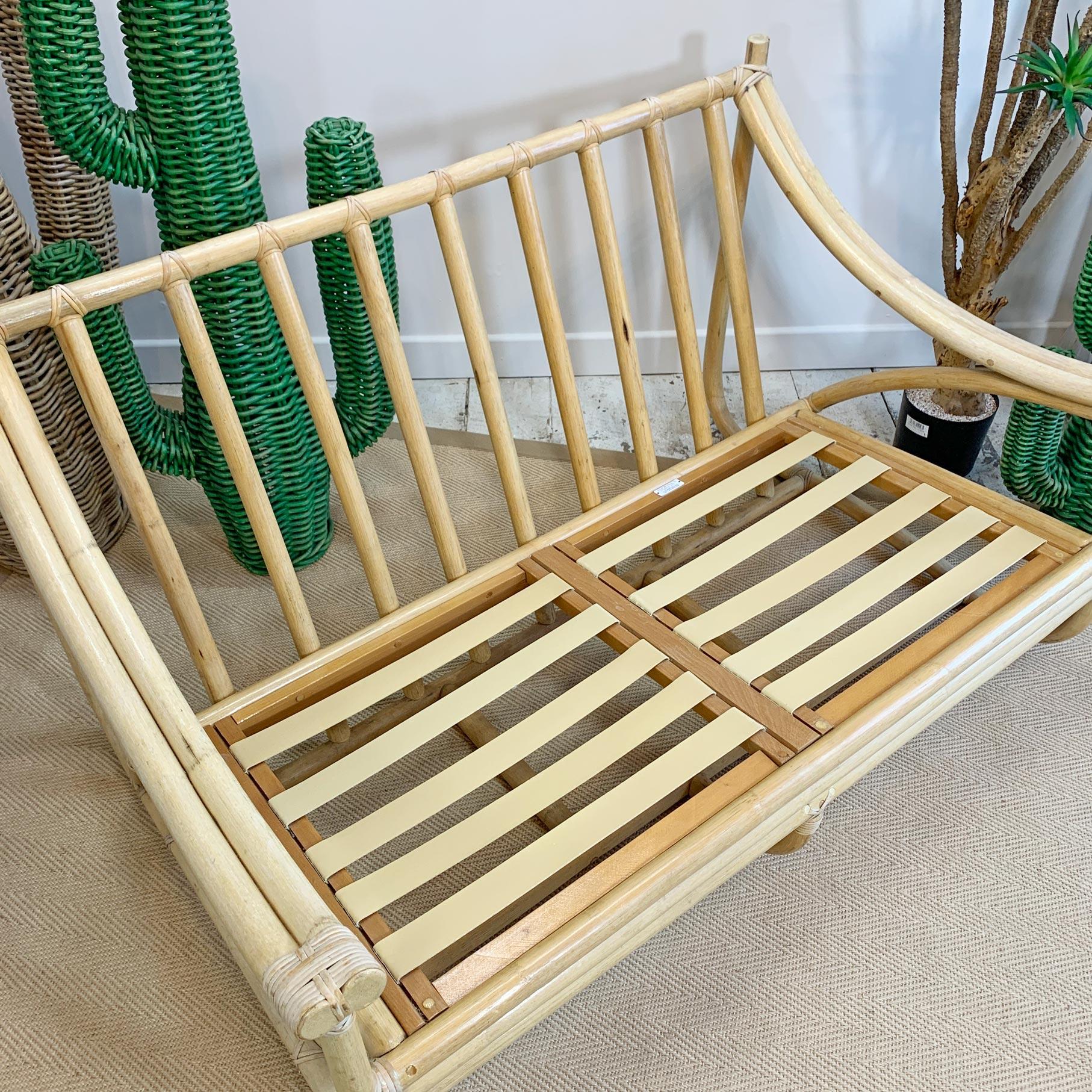 Rattan Angraves of Leicester - Divano in rattan anni '50 in vendita