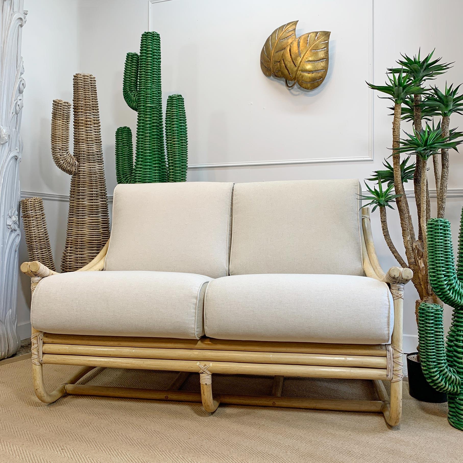Mid-Century moderno Angraves of Leicester - Divano in rattan anni '50 in vendita