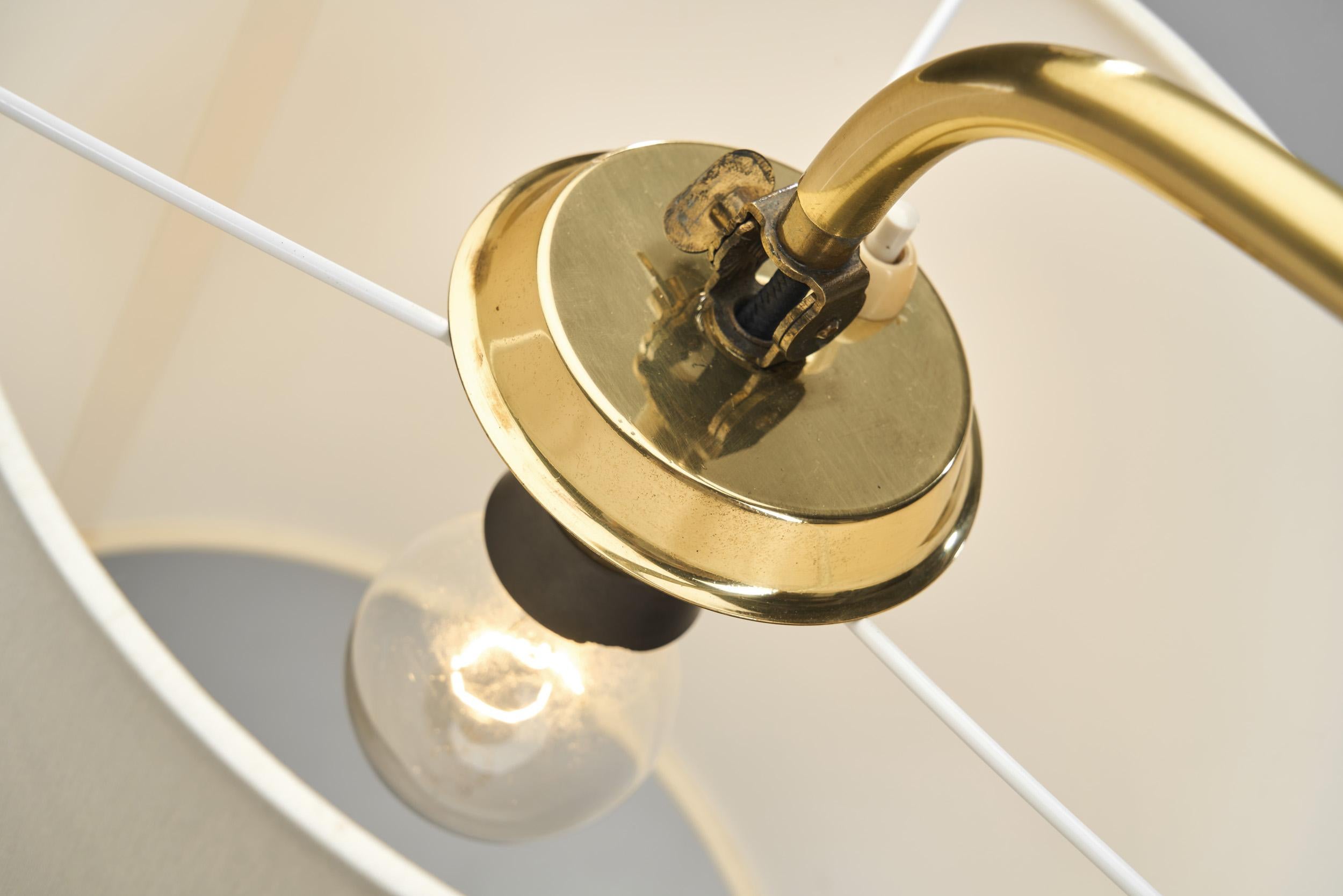 Angewandte Stehlampe aus Messing mit Spiraldekoration, Finnland 1950er Jahre im Angebot 4