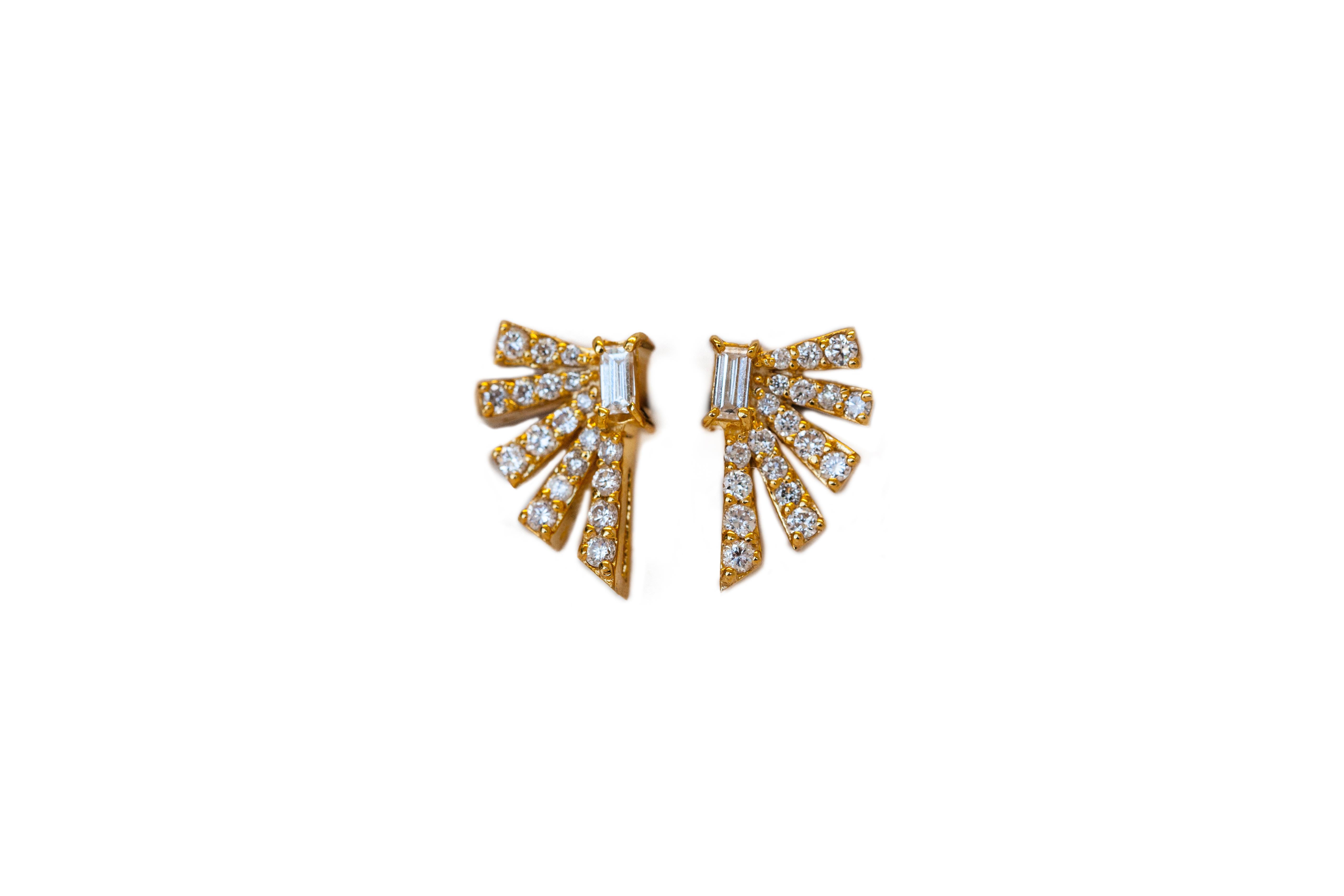 Boucles d'oreilles éventail angulaire en diamants Neuf - En vente à Houston, TX