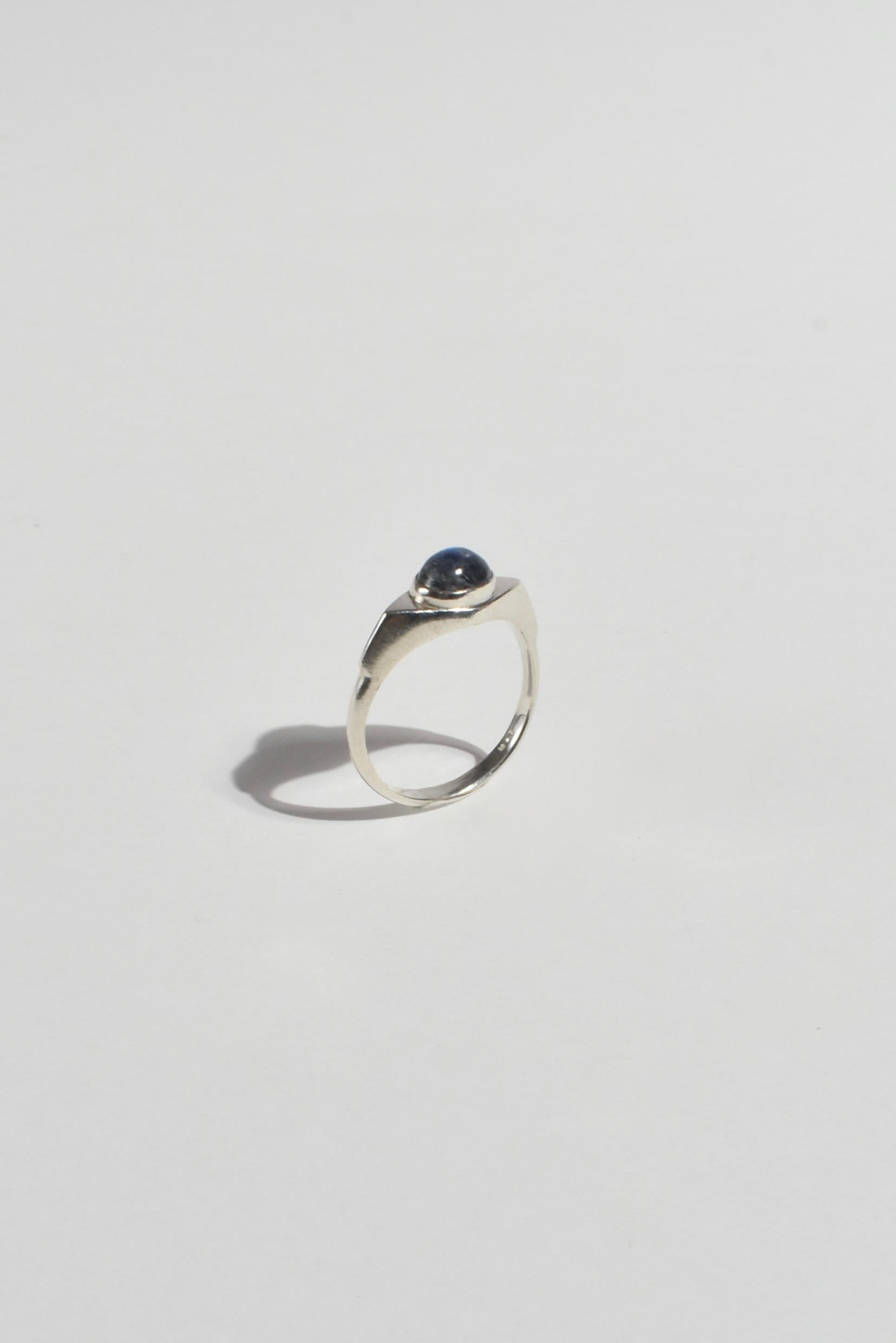 Cabochon Angular Labradorite Ring