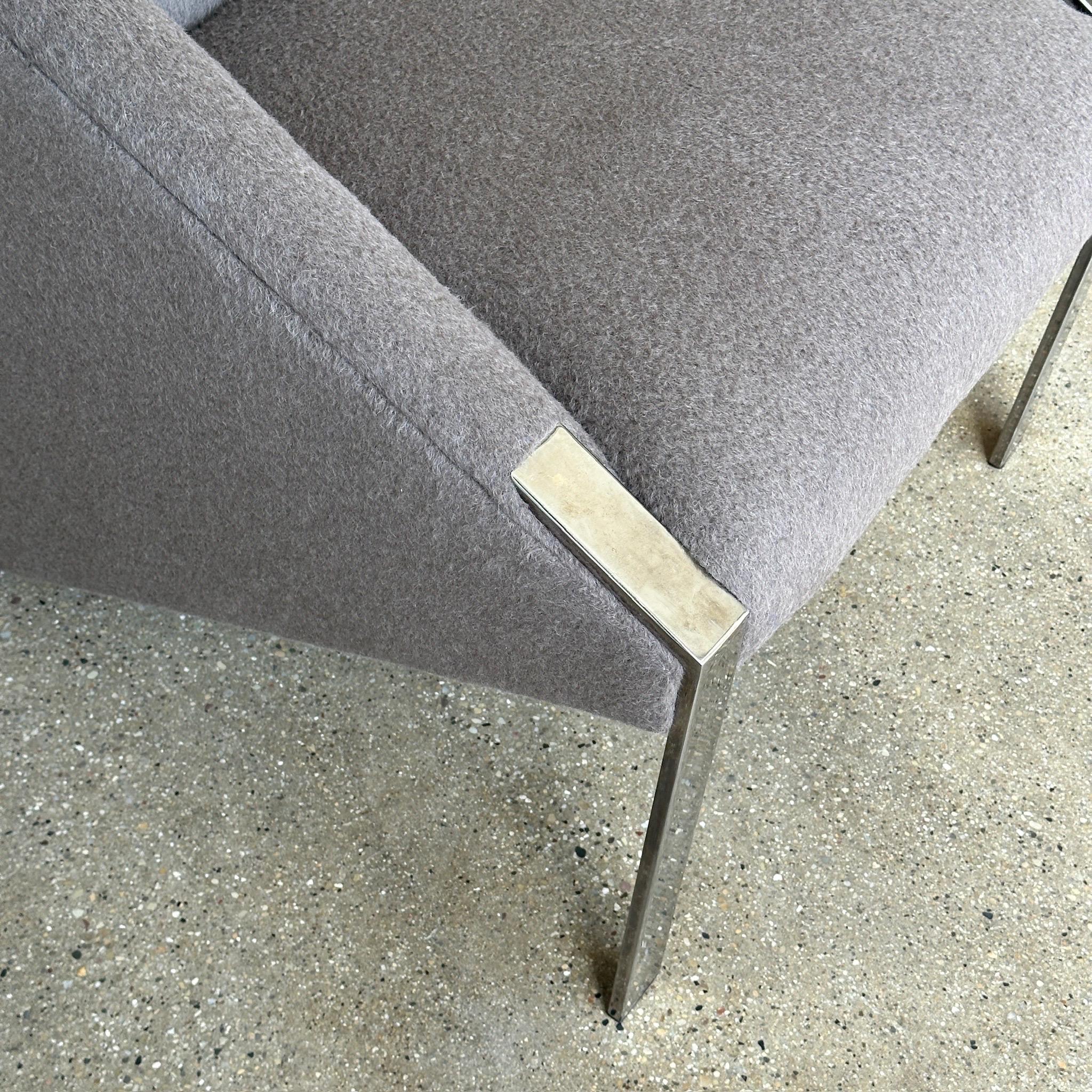 Silla Lounge Angular de Andree Putnam para Directional finales del siglo XX en venta